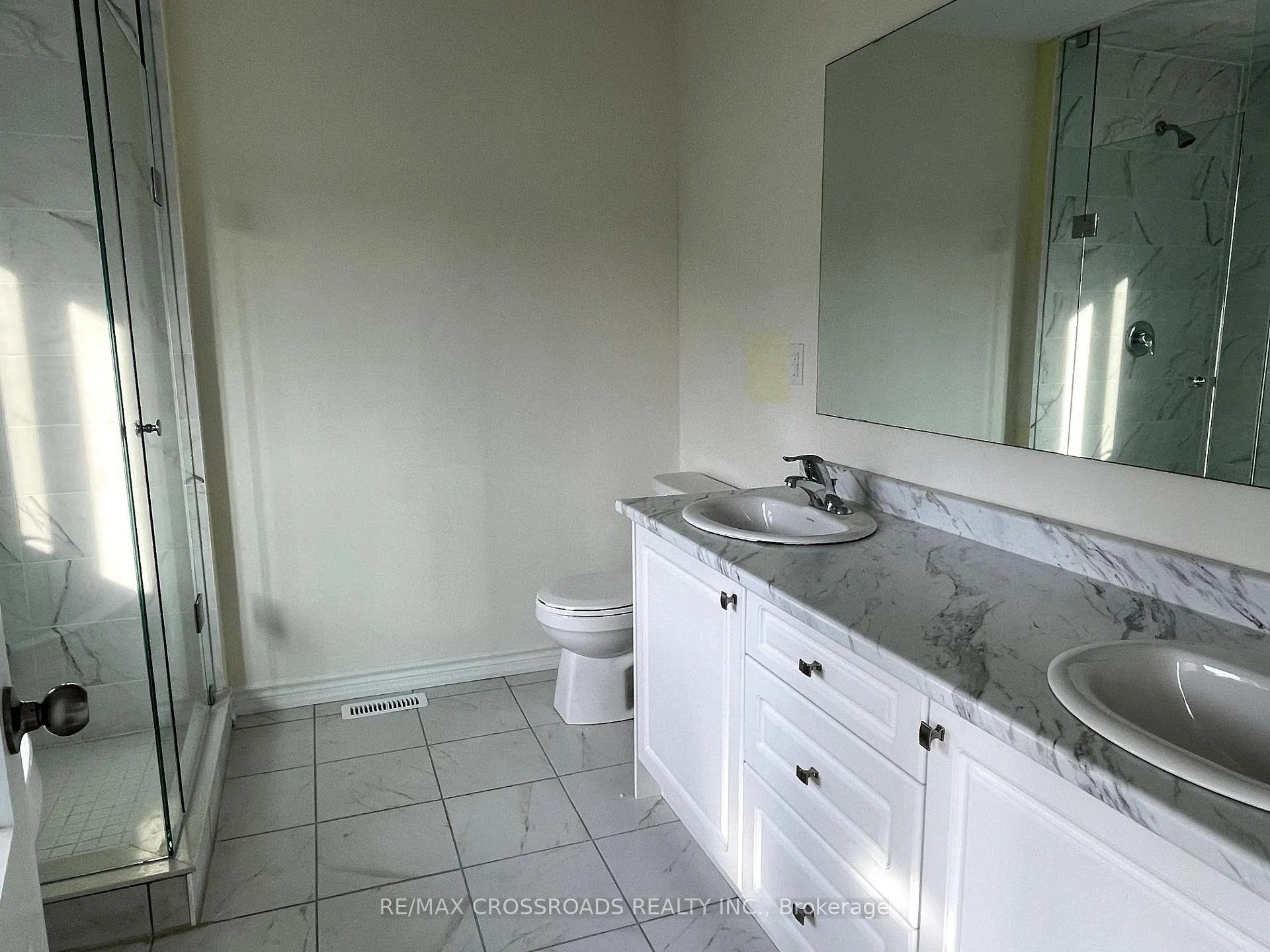 Photo 15 of 38 Jack Potts Way, Clarington, Courtice — HOMEH