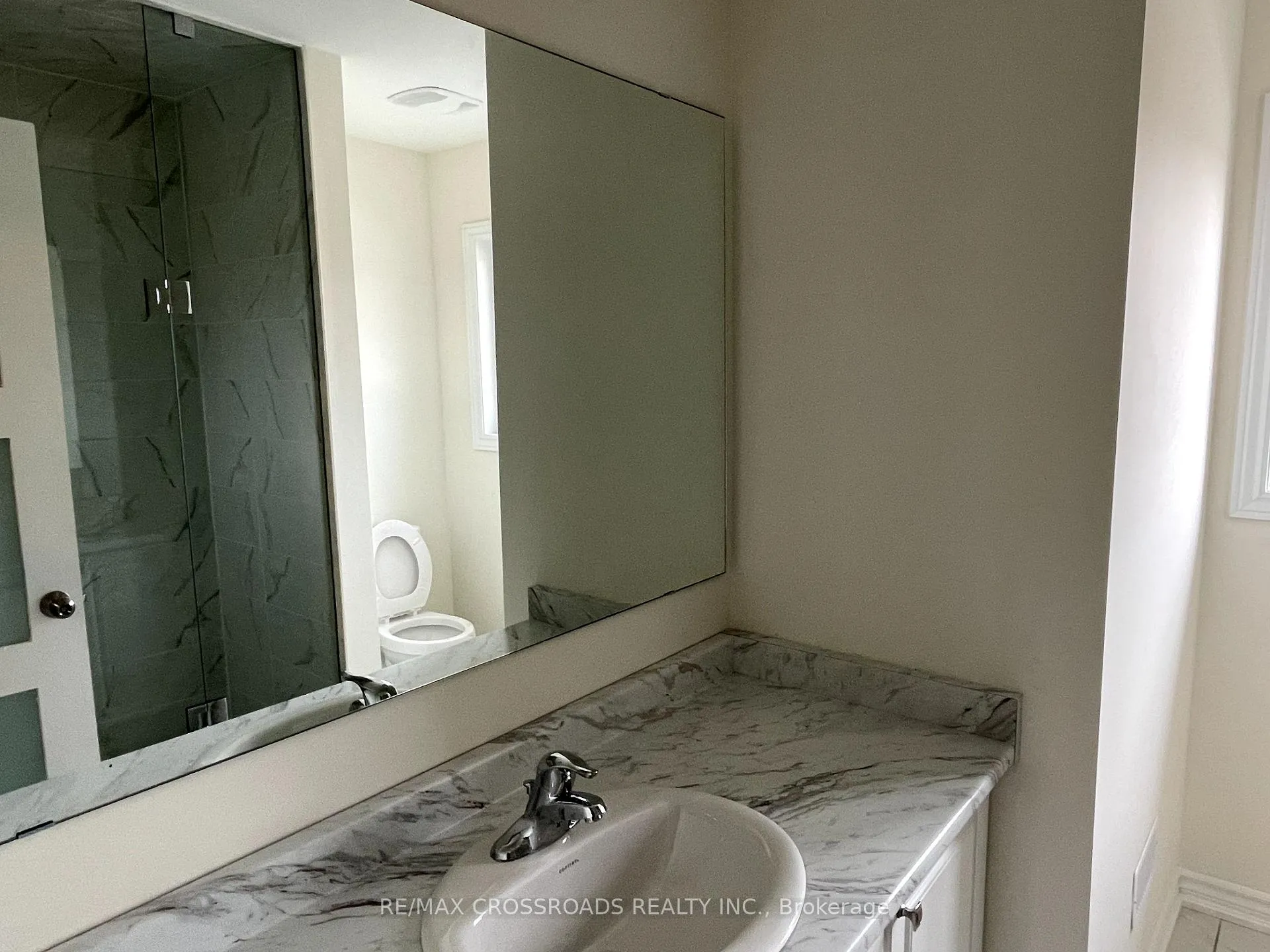 Photo 18 of 38 Jack Potts Way, Clarington, Courtice — HOMEH