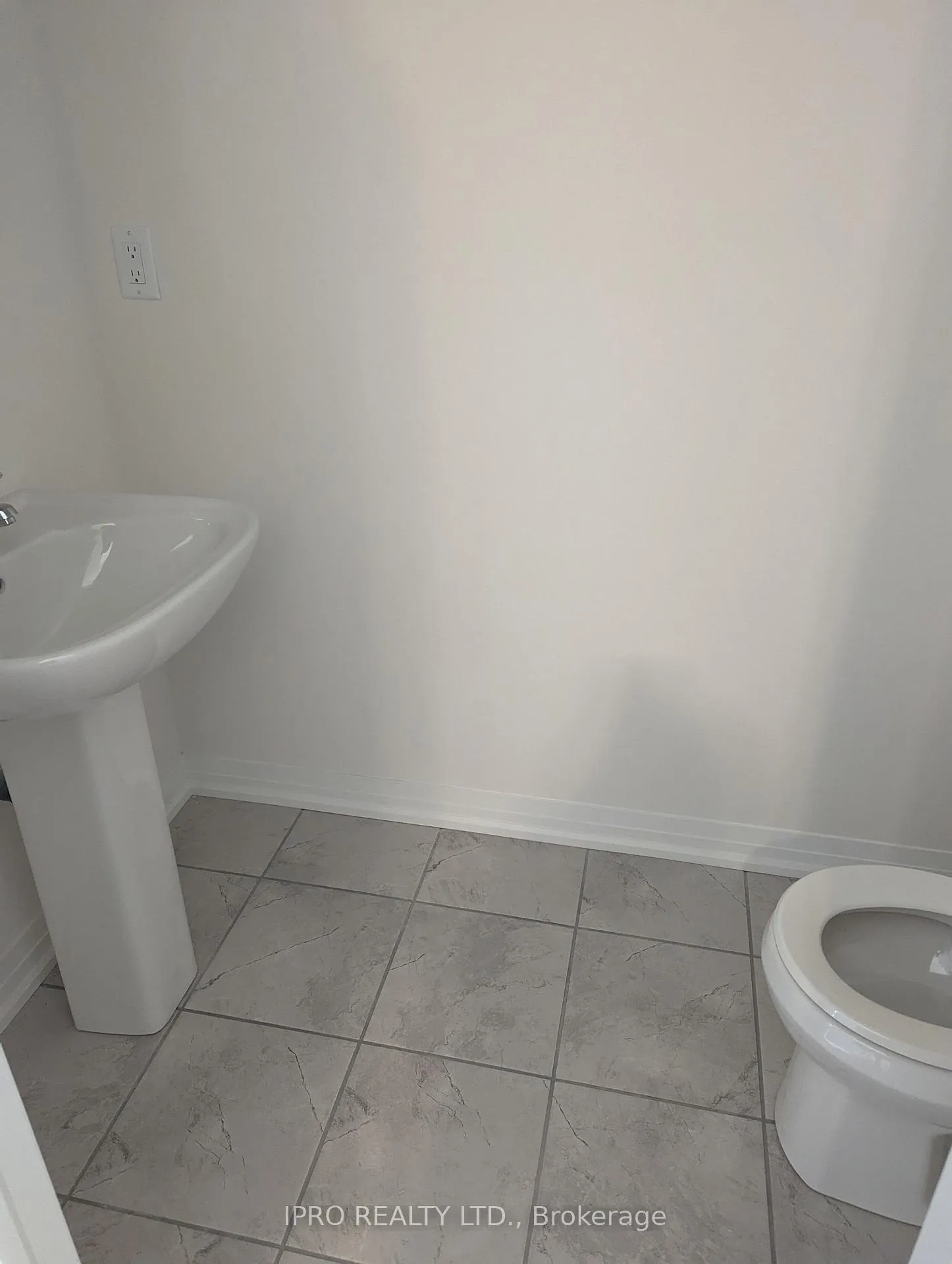 Photo 5 of 1175 Marathon Avenue, Pickering, Duffin Heights — HOMEH