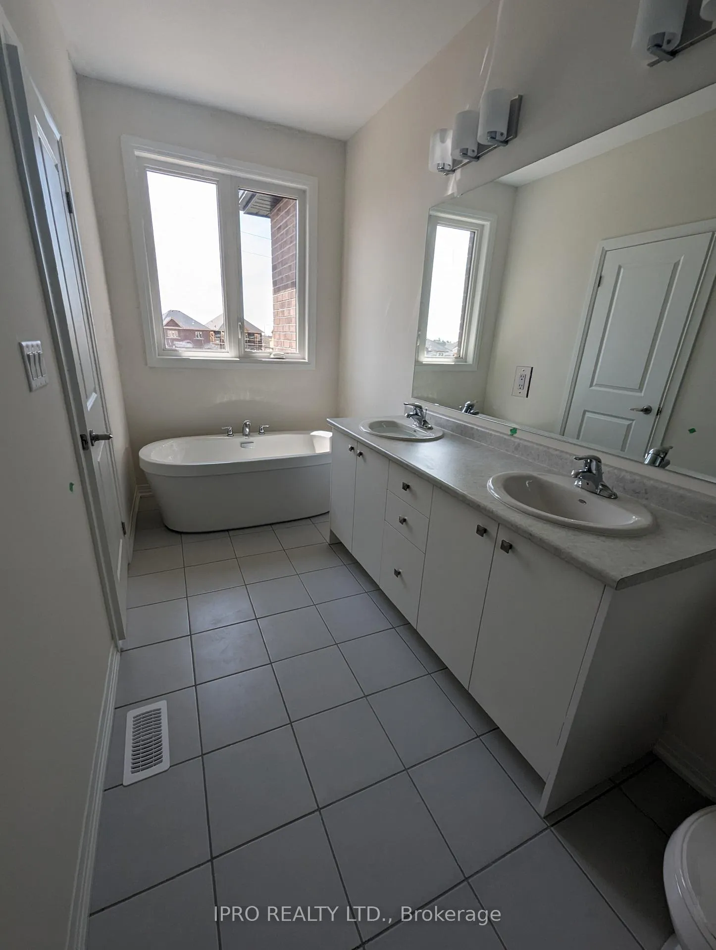 Photo 10 of 1175 Marathon Avenue, Pickering, Duffin Heights — HOMEH