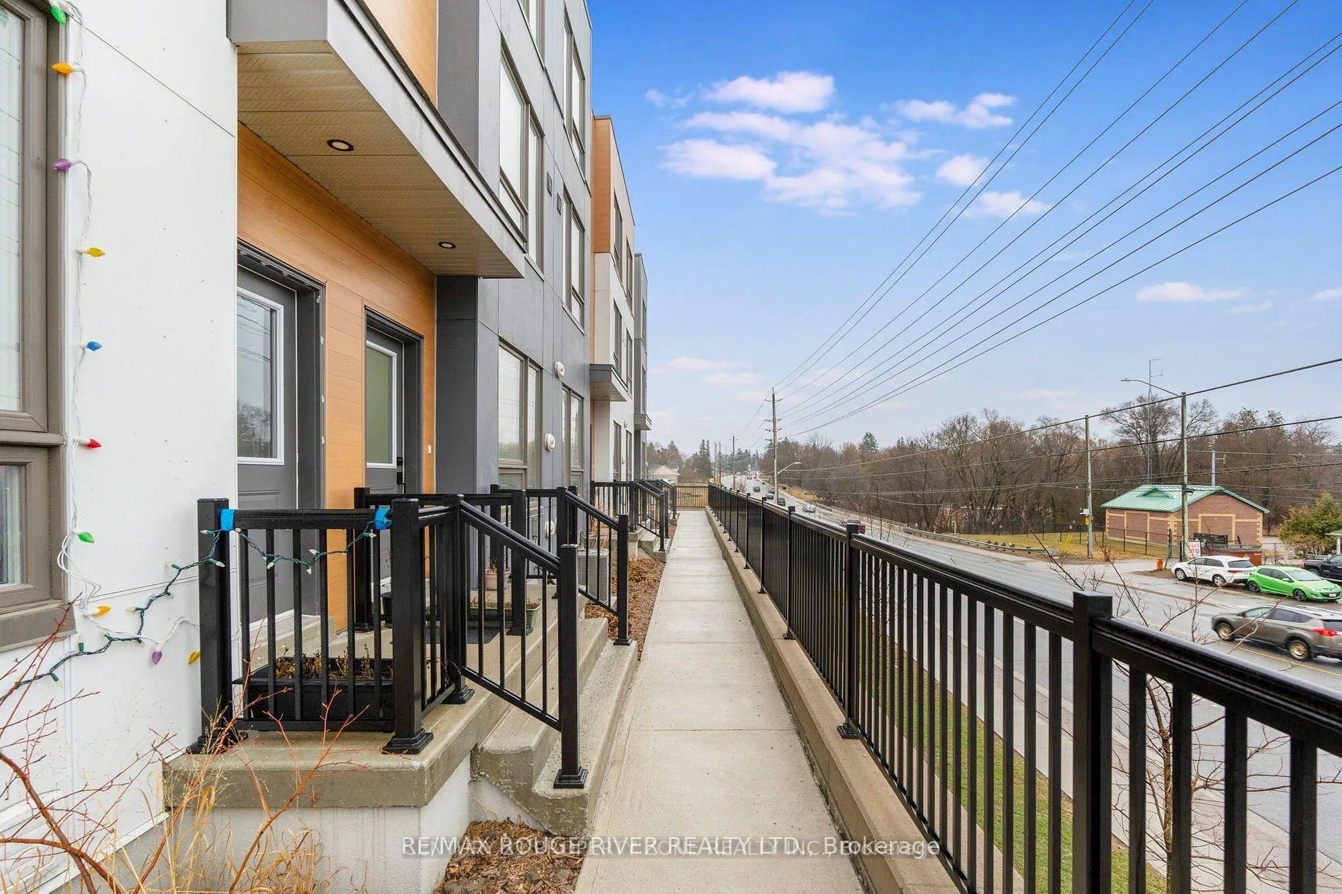 Photo 4 of 1608 Pleasure Valley Path, Oshawa, Samac — HOMEH