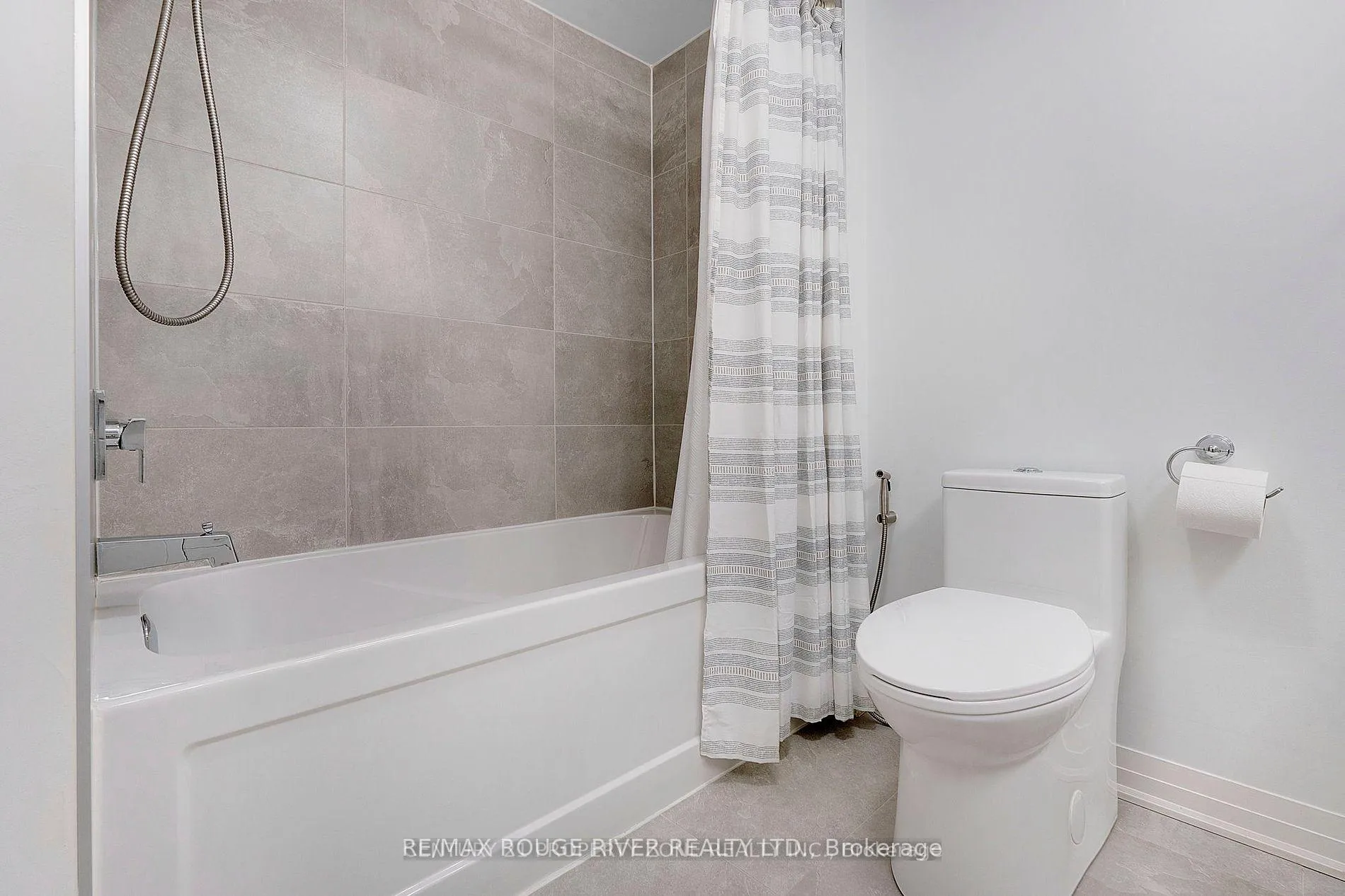 Photo 32 of 1608 Pleasure Valley Path, Oshawa, Samac — HOMEH