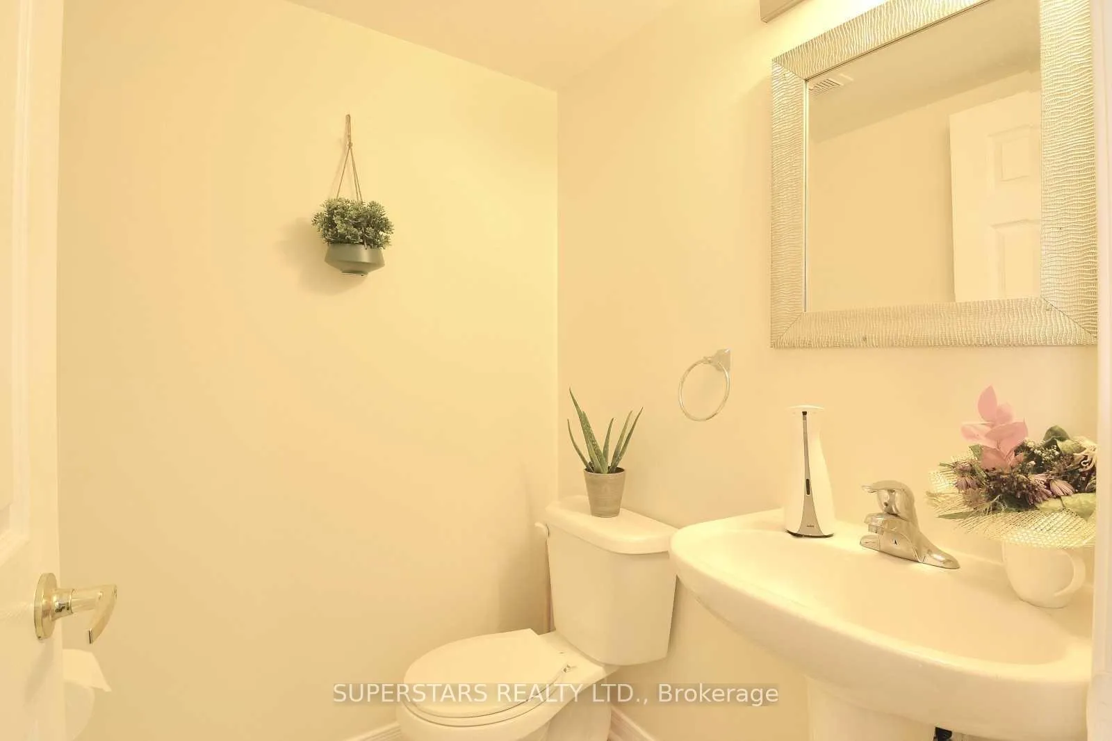 Photo 12 of 54 Abela Lane, Ajax, Central — HOMEH