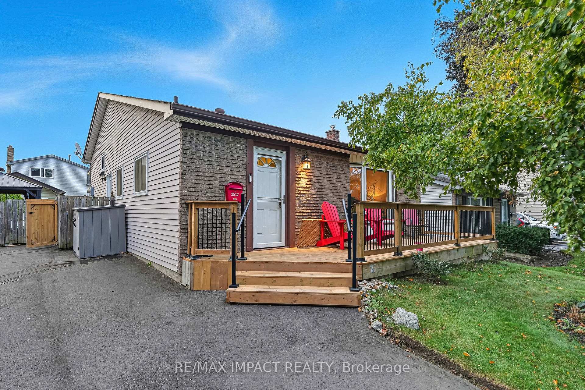 Photo 1 of 25 Roser Crescent, Clarington, Bowmanville — HOMEH