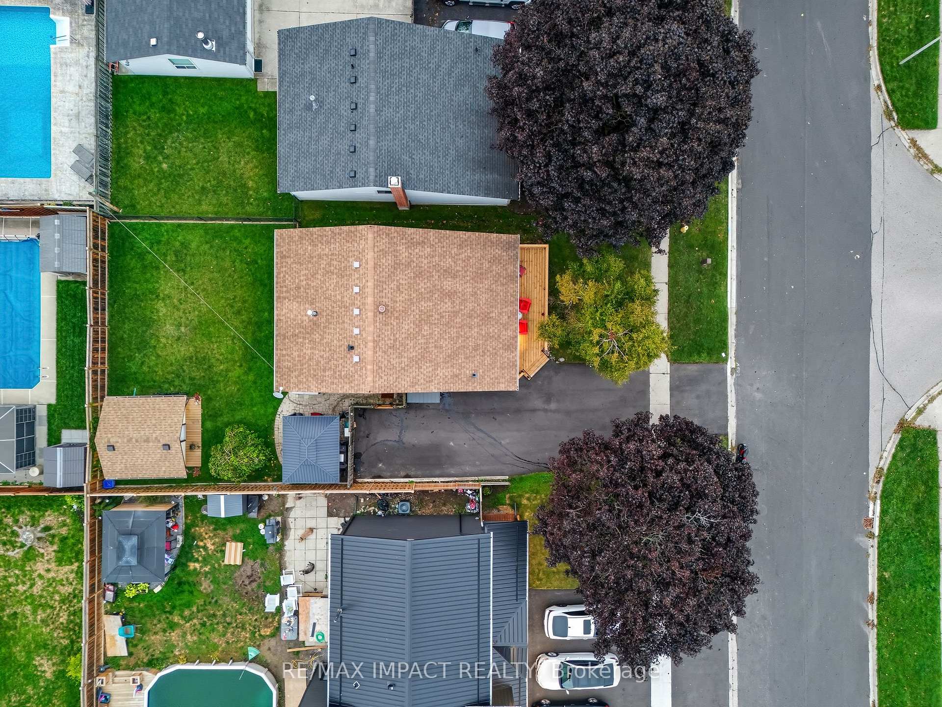 Photo 3 of 25 Roser Crescent, Clarington, Bowmanville — HOMEH
