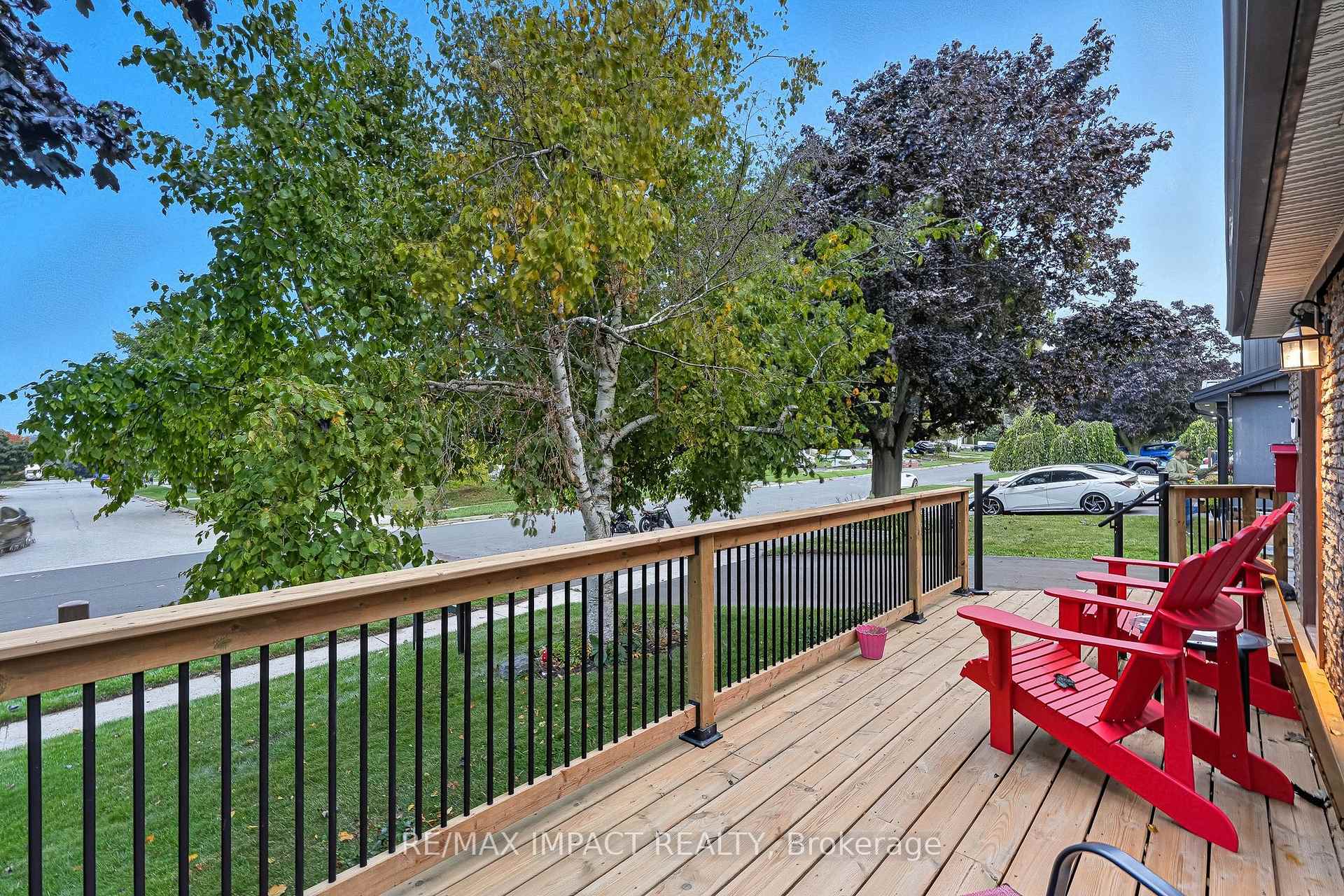 Photo 4 of 25 Roser Crescent, Clarington, Bowmanville — HOMEH