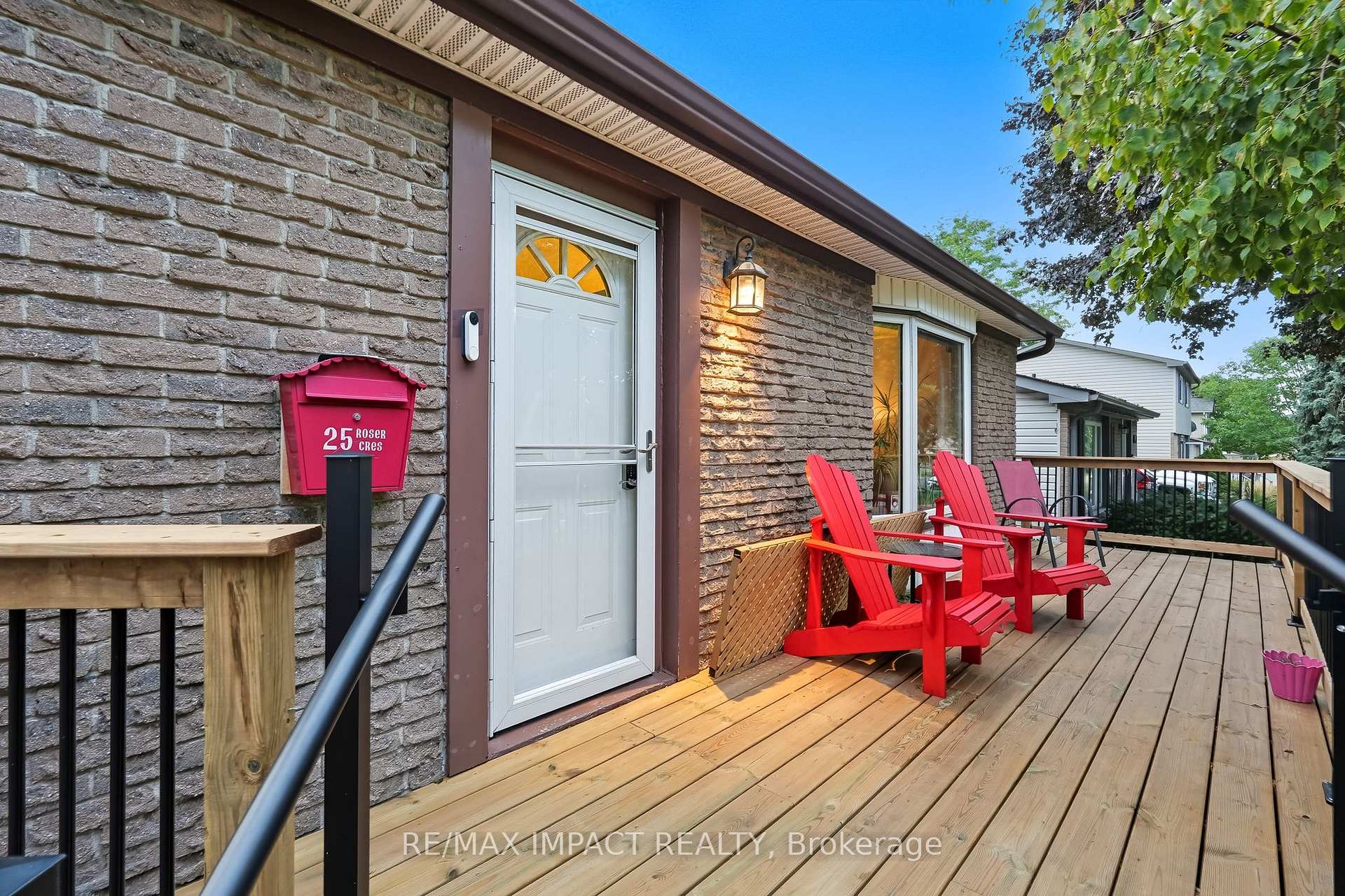 Photo 5 of 25 Roser Crescent, Clarington, Bowmanville — HOMEH