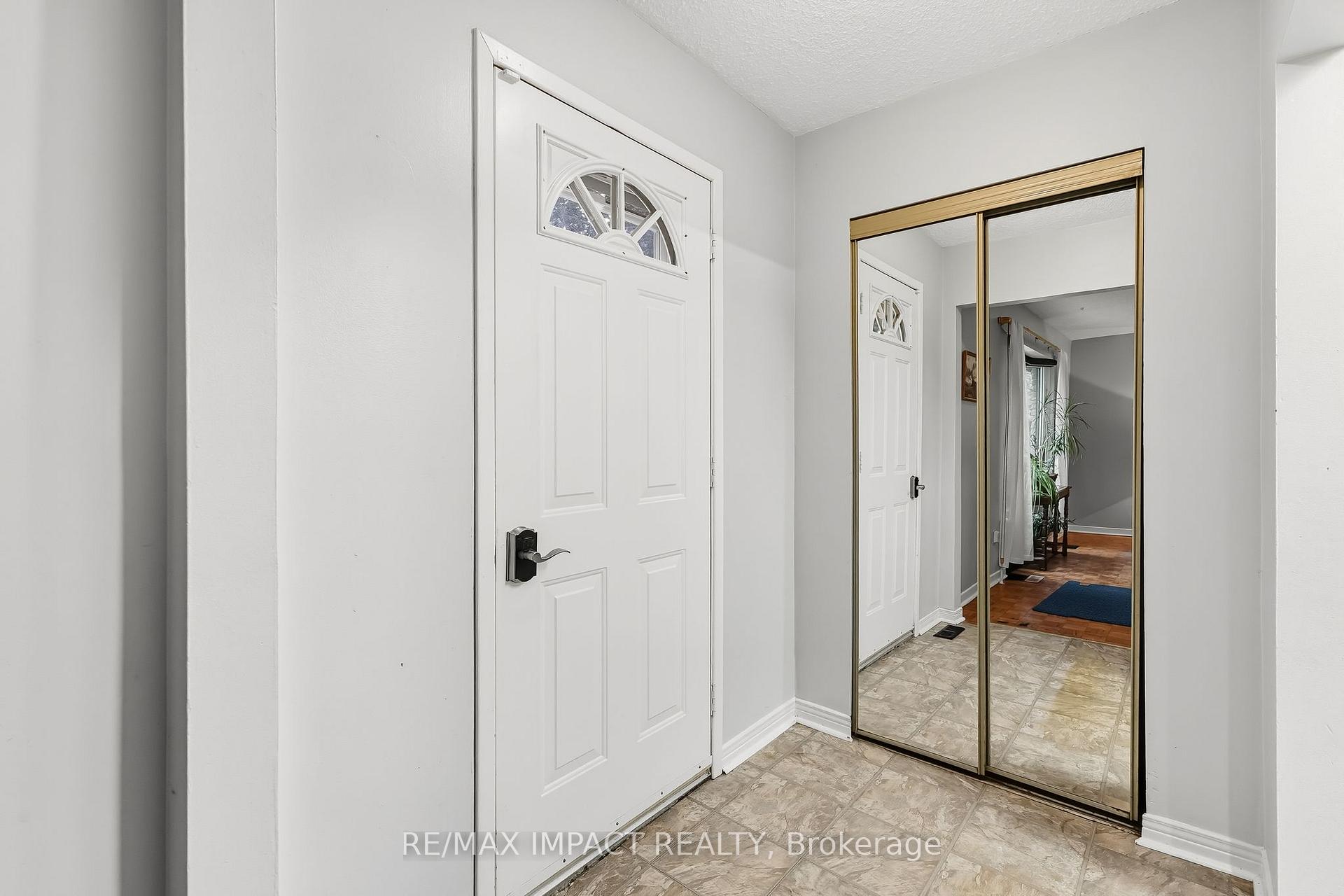 Photo 6 of 25 Roser Crescent, Clarington, Bowmanville — HOMEH
