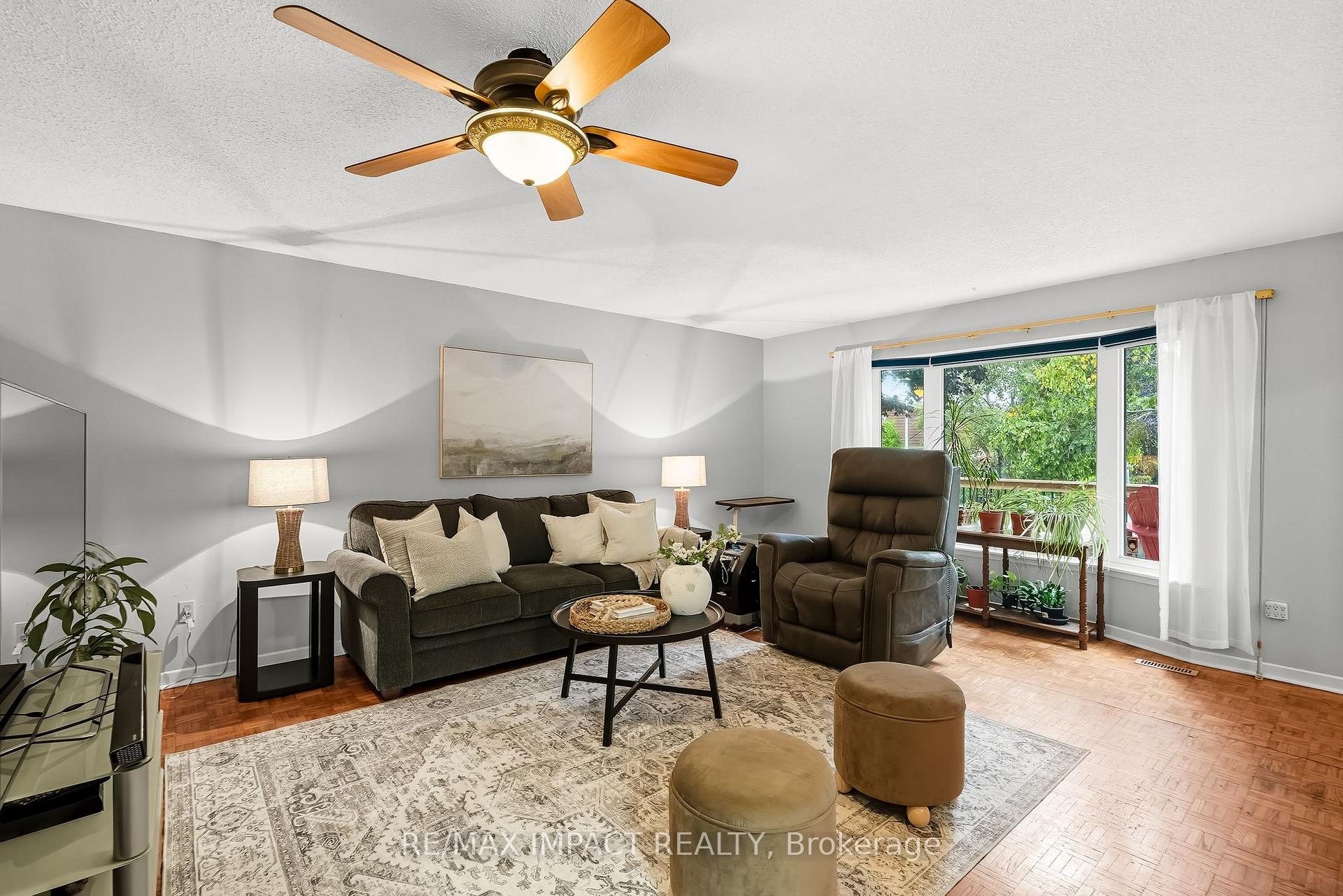 Photo 8 of 25 Roser Crescent, Clarington, Bowmanville — HOMEH