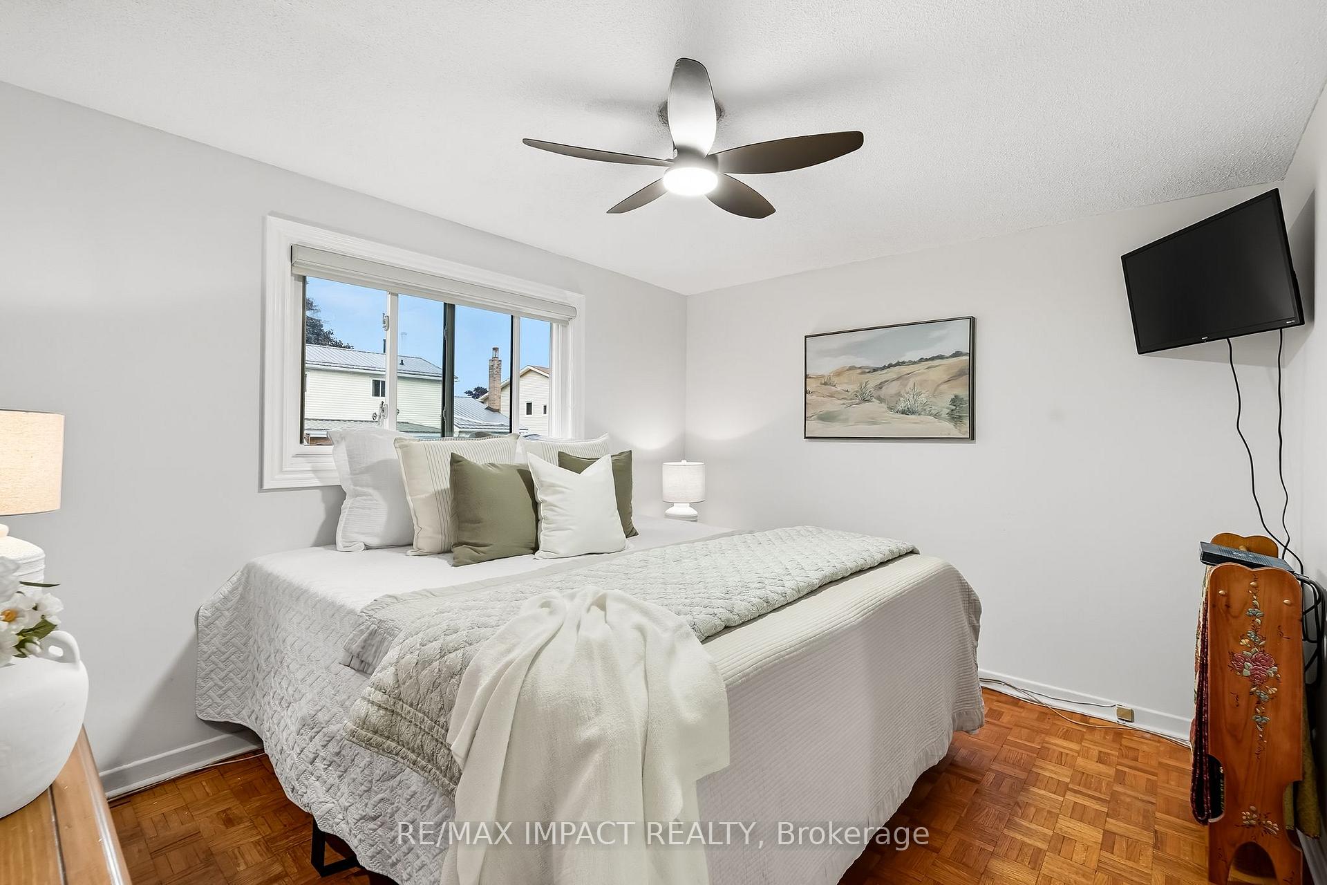 Photo 12 of 25 Roser Crescent, Clarington, Bowmanville — HOMEH