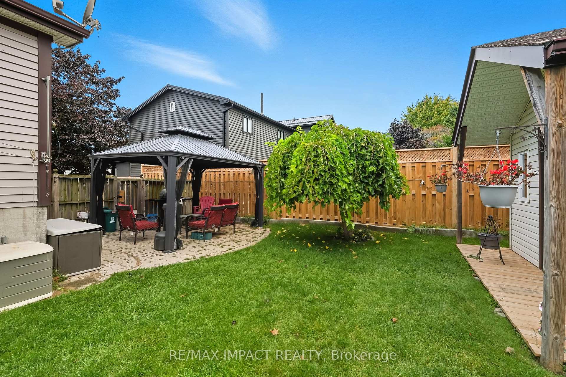 Photo 21 of 25 Roser Crescent, Clarington, Bowmanville — HOMEH