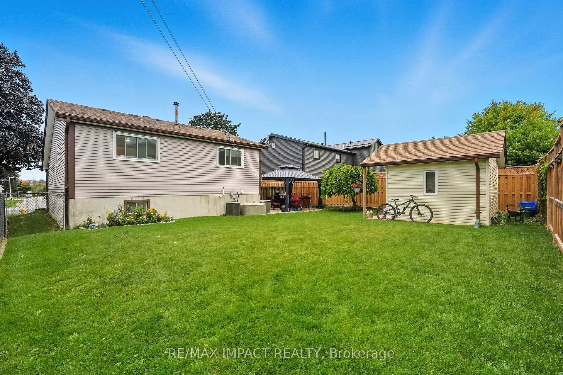 Photo 23 of 25 Roser Crescent, Clarington, Bowmanville — HOMEH