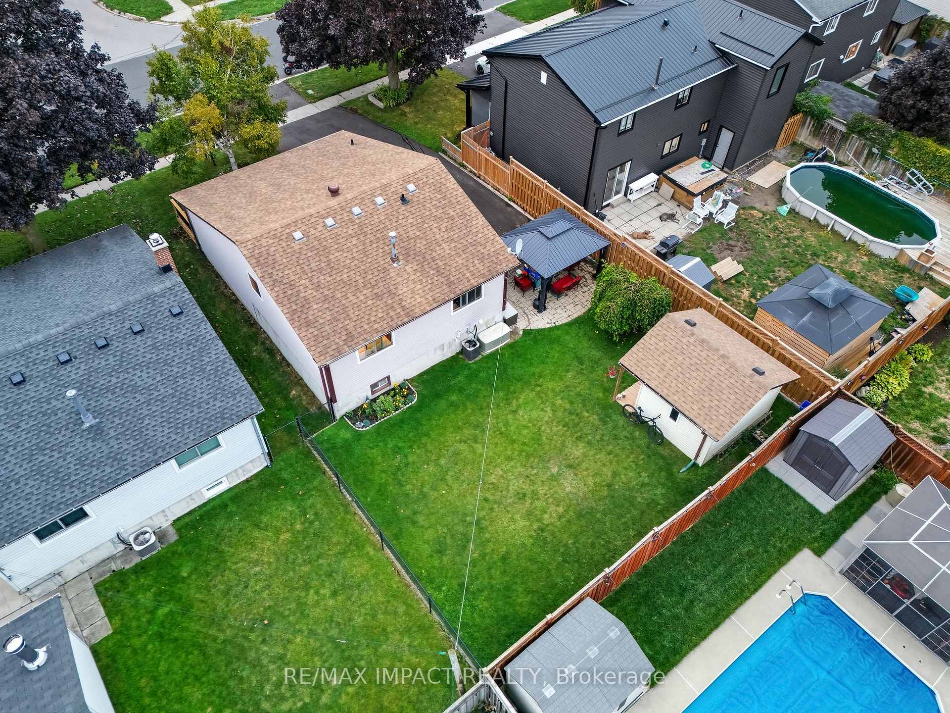 Photo 25 of 25 Roser Crescent, Clarington, Bowmanville — HOMEH