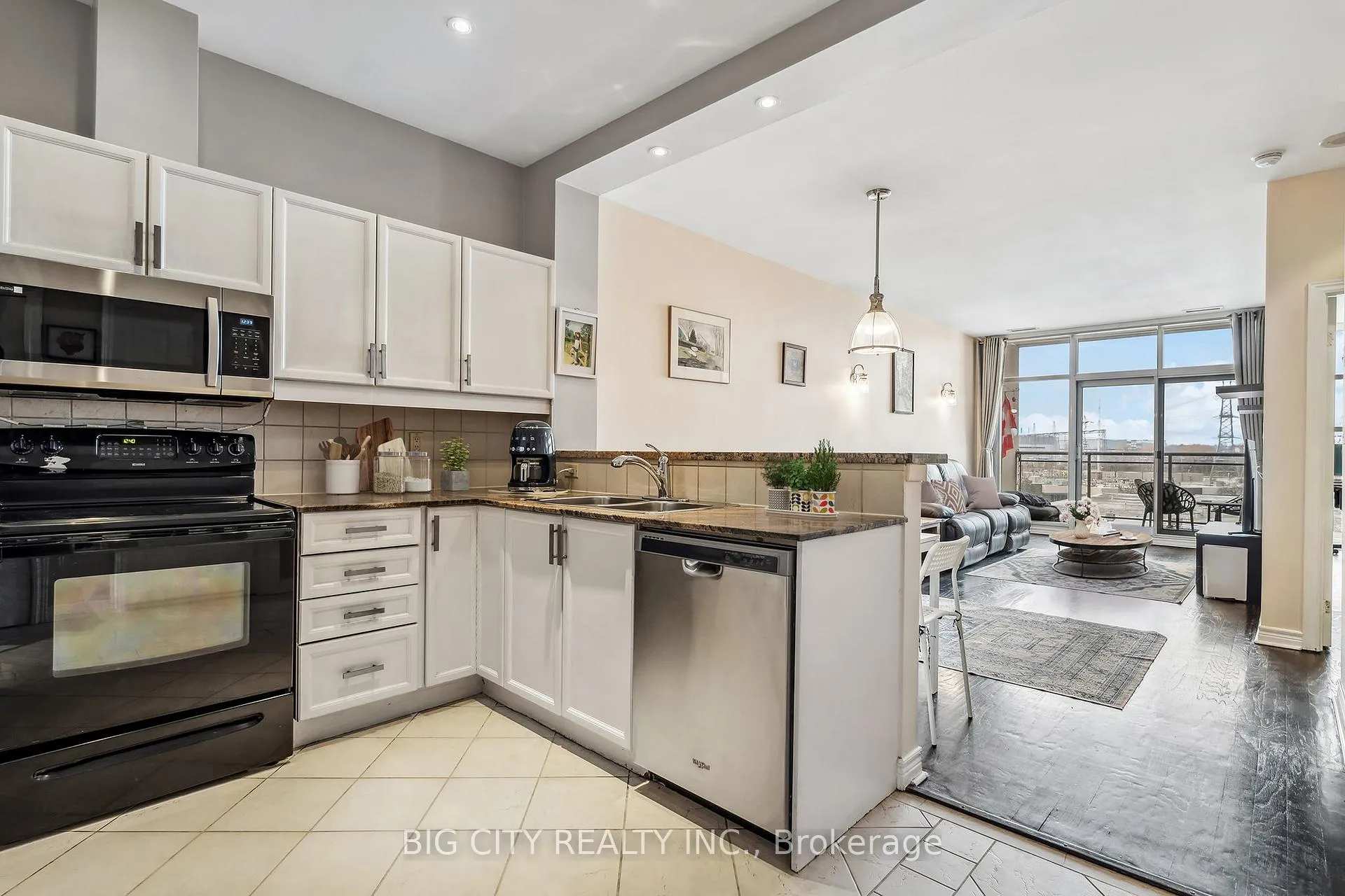Front of Unit 403, 1 Leaside Park Drive