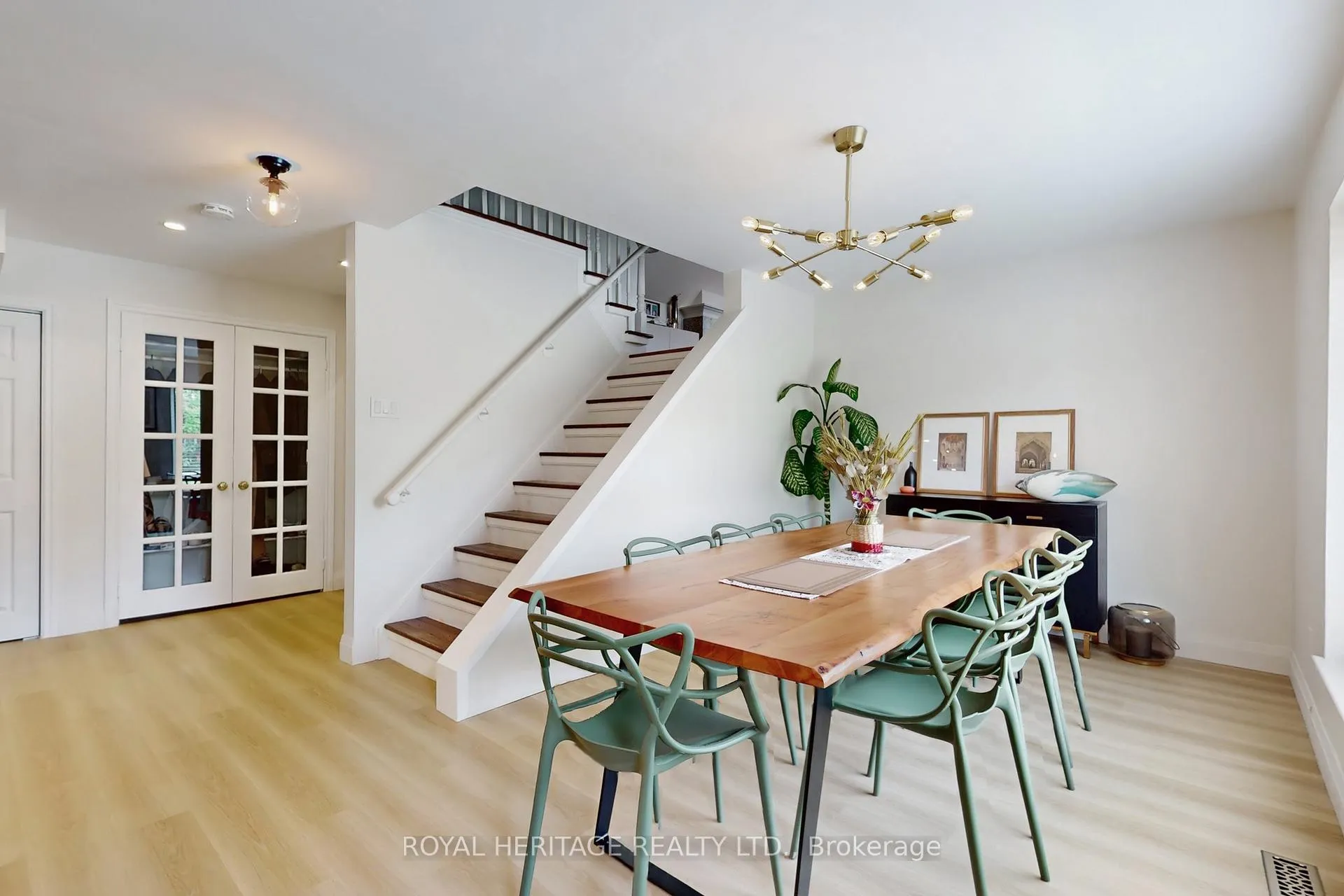 Photo 10 of 1943 Fairport Road, Pickering, Dunbarton — HOMEH