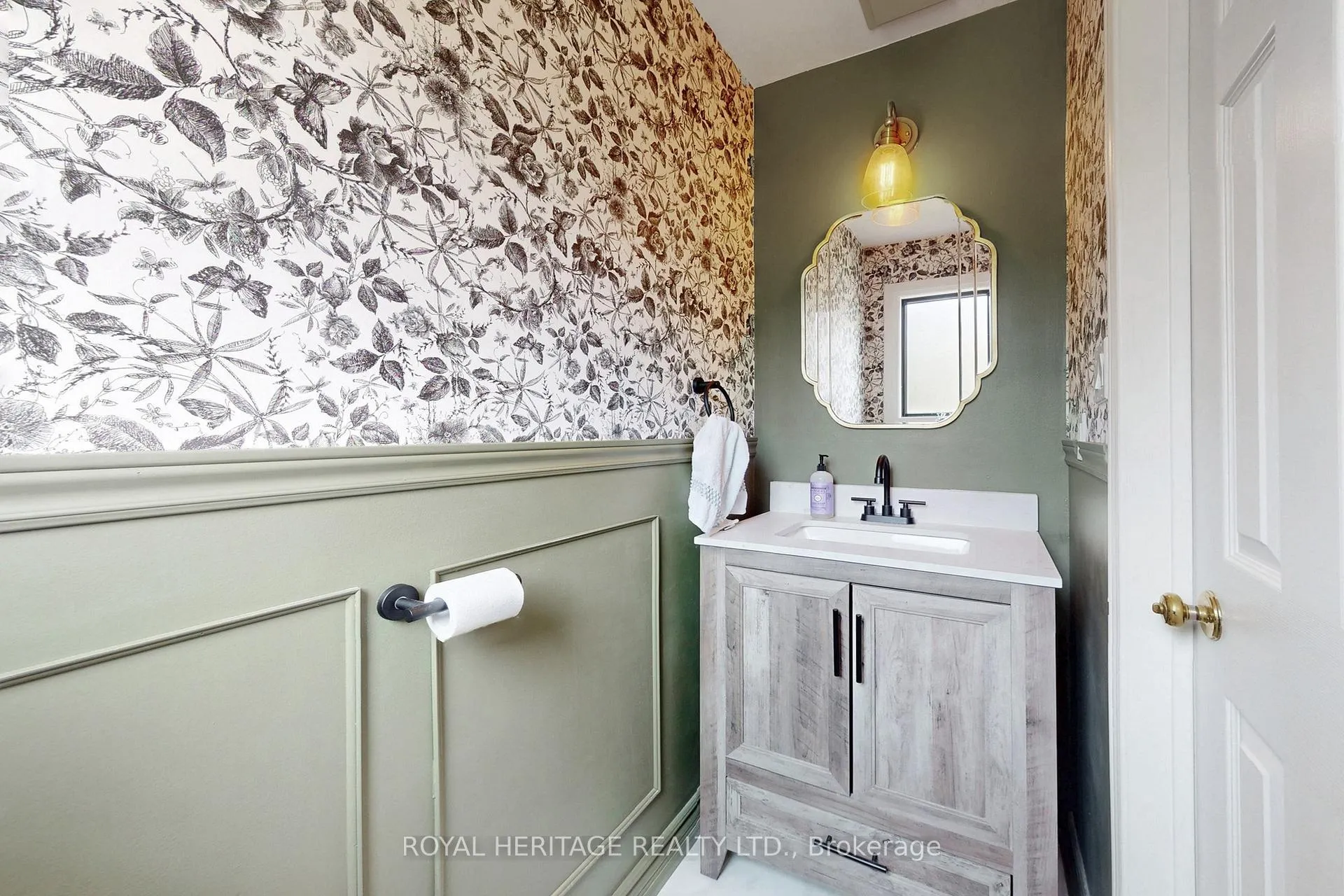 Photo 19 of 1943 Fairport Road, Pickering, Dunbarton — HOMEH
