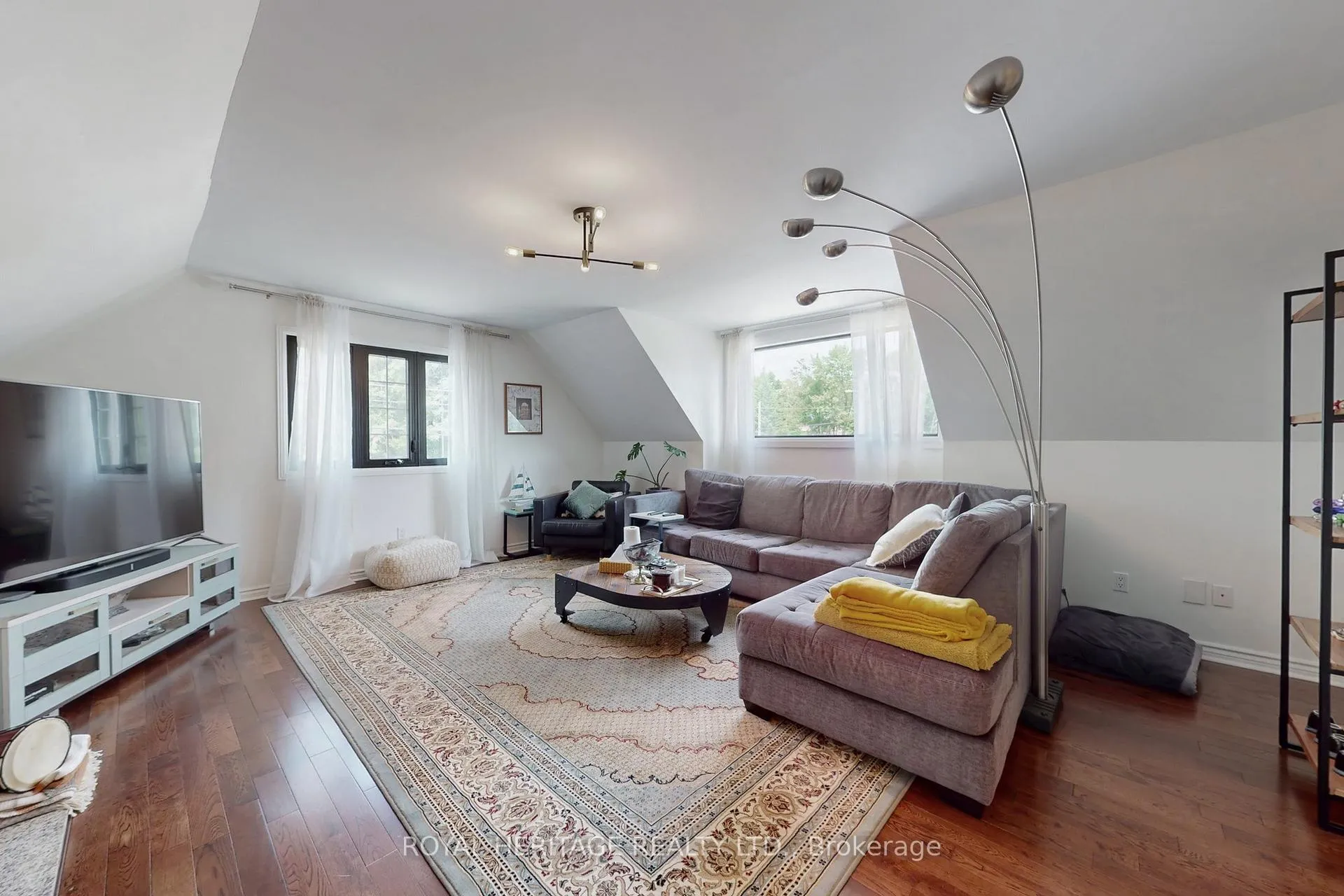 Photo 25 of 1943 Fairport Road, Pickering, Dunbarton — HOMEH