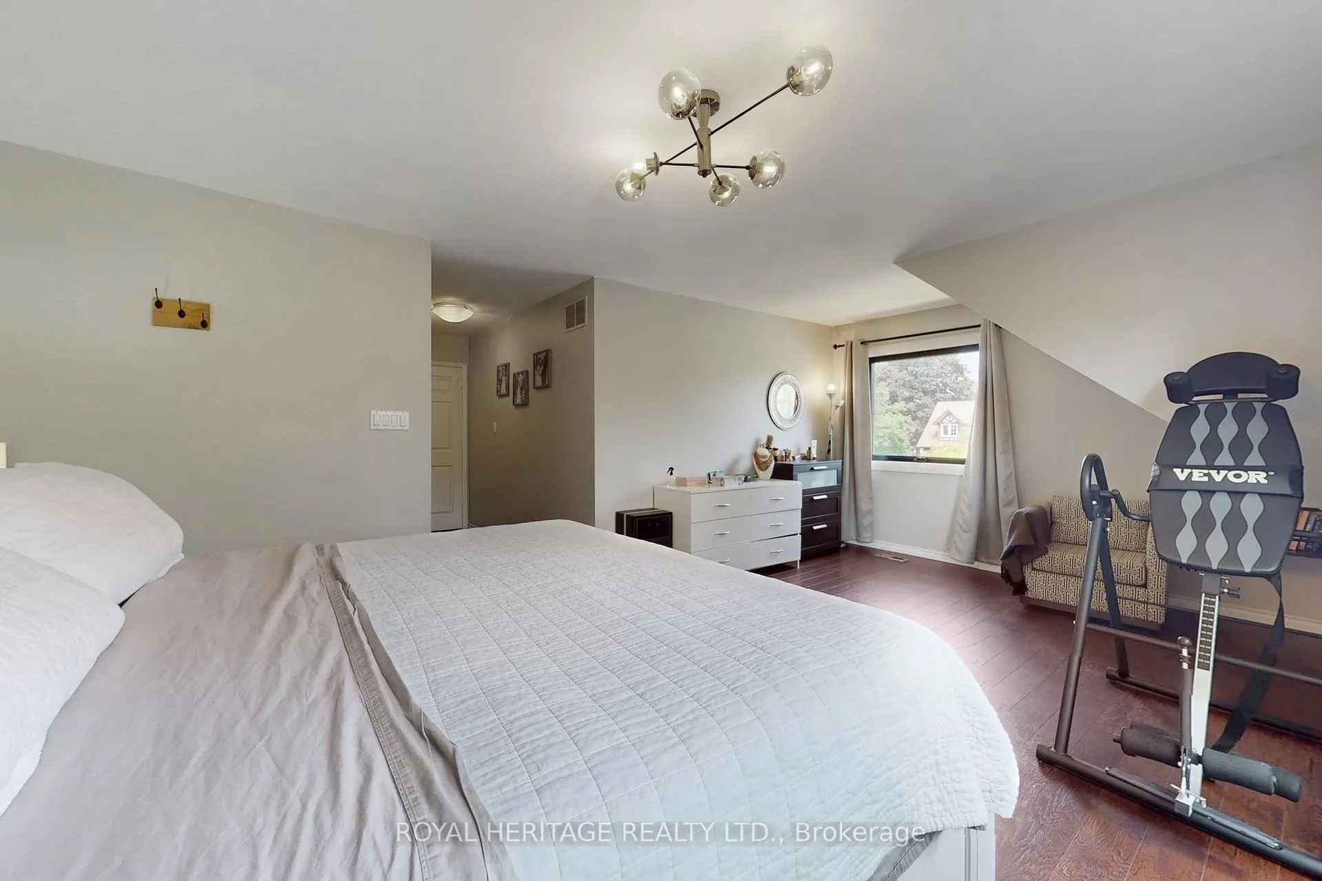 Photo 33 of 1943 Fairport Road, Pickering, Dunbarton — HOMEH