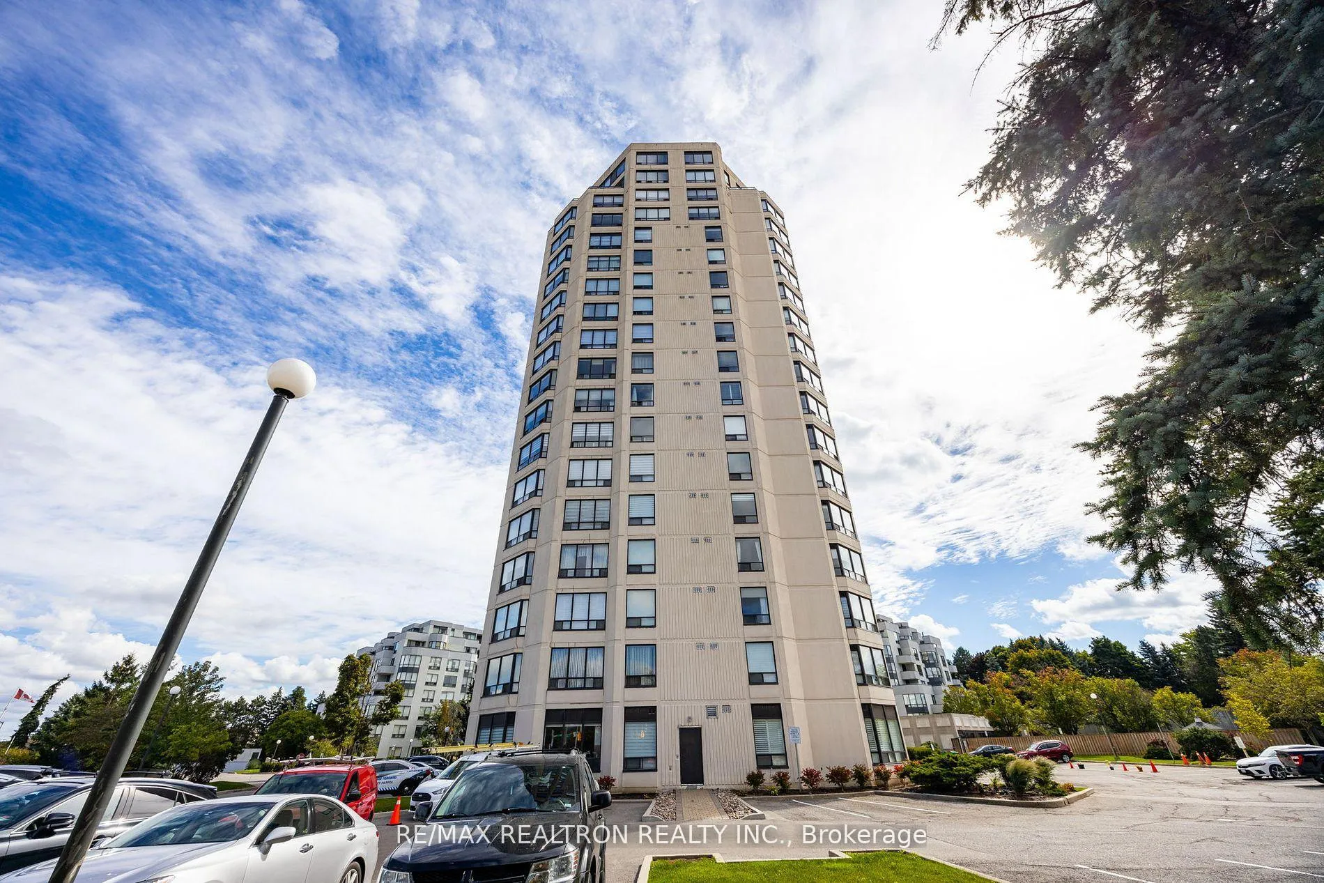 Front of Unit 502, 343 Clark Avenue W