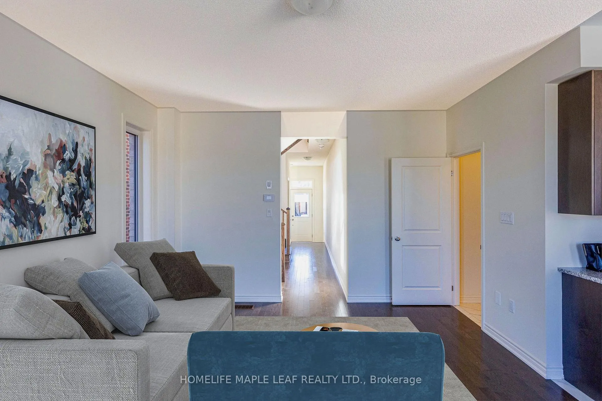 Photo 6 of 889 Rexton Drive, Oshawa, Kedron — HOMEH