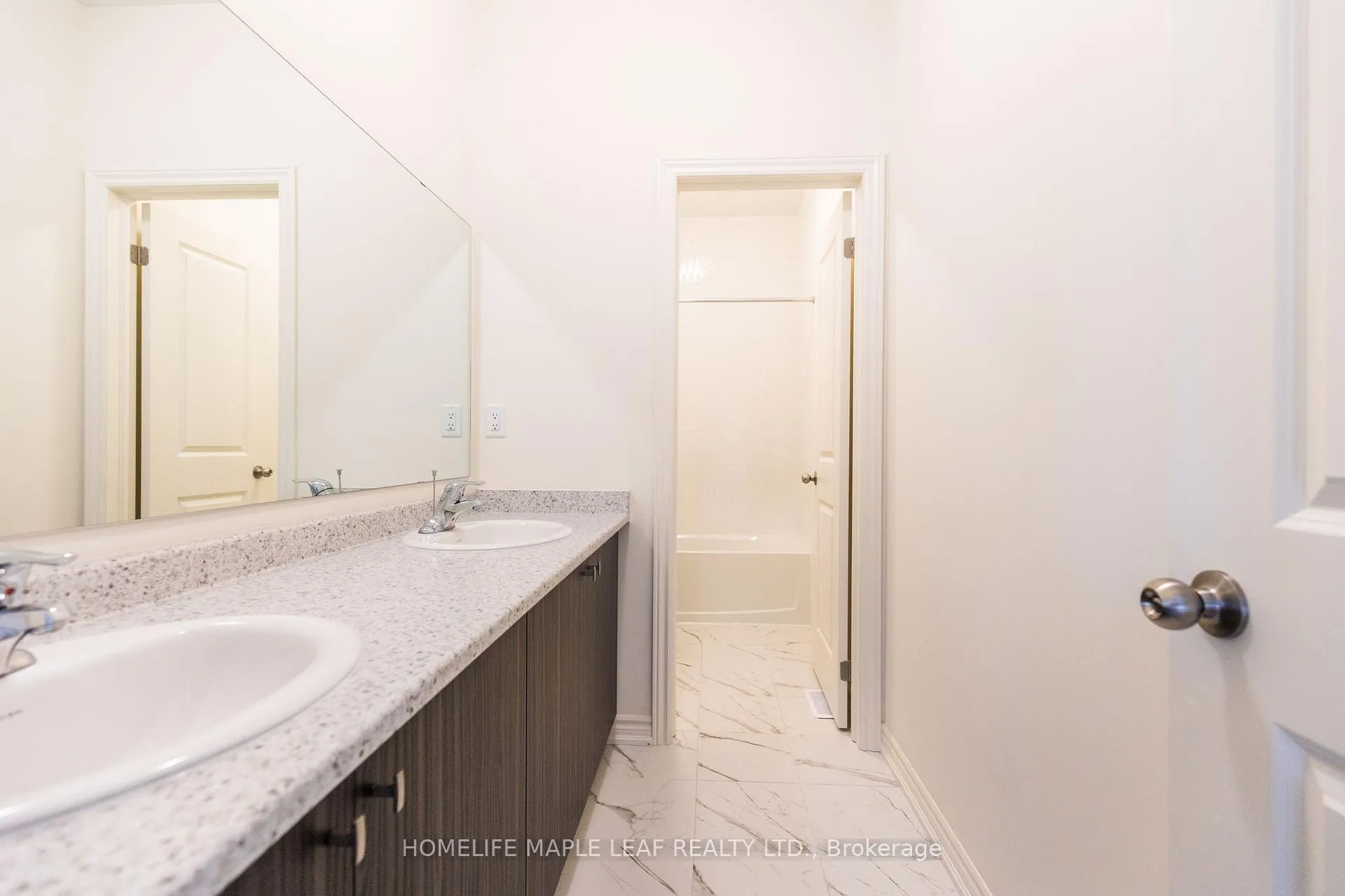 Photo 17 of 889 Rexton Drive, Oshawa, Kedron — HOMEH