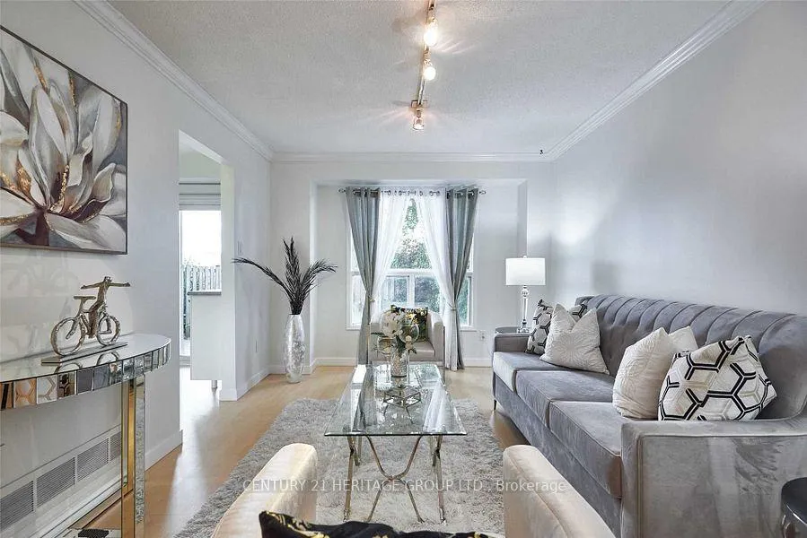 Photo 3 of 32 Greenfield Crescent, Whitby, Blue Grass Meadows — HOMEH