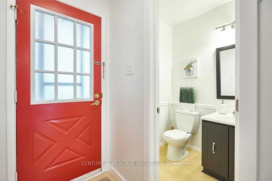 Photo 10 of 32 Greenfield Crescent, Whitby, Blue Grass Meadows — HOMEH
