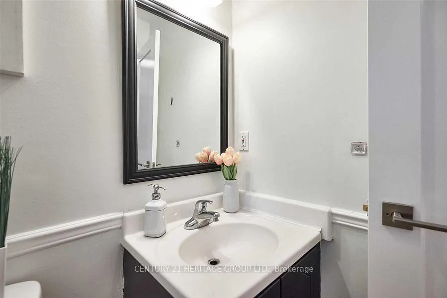 Photo 11 of 32 Greenfield Crescent, Whitby, Blue Grass Meadows — HOMEH