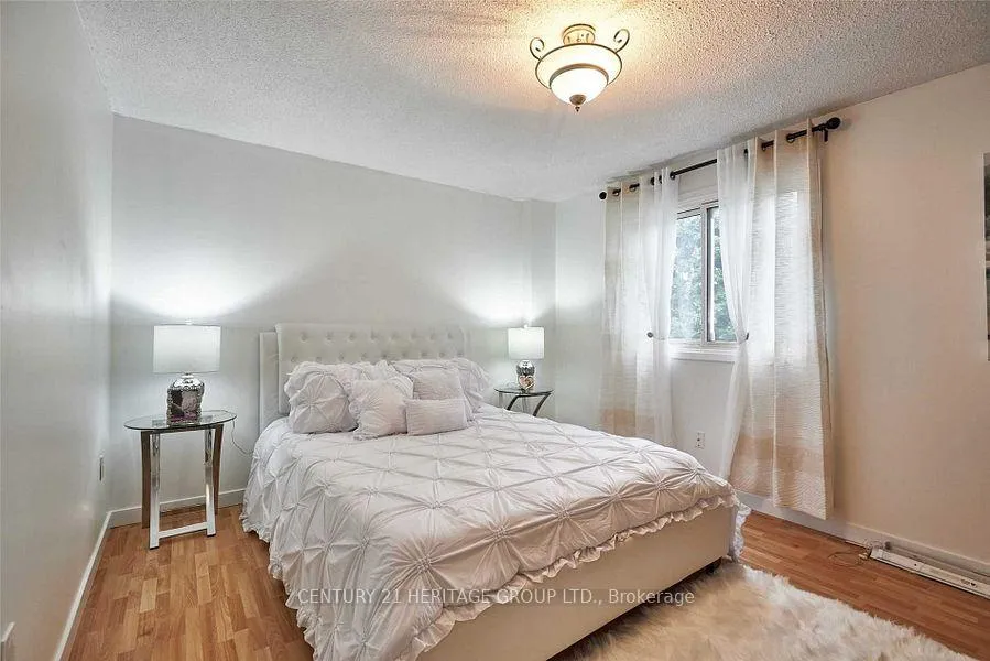 Photo 14 of 32 Greenfield Crescent, Whitby, Blue Grass Meadows — HOMEH