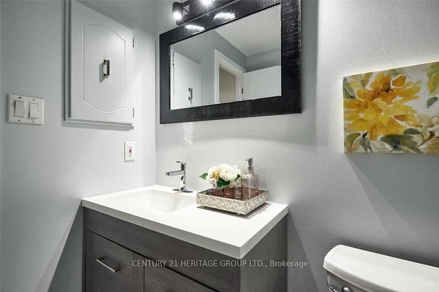 Photo 16 of 32 Greenfield Crescent, Whitby, Blue Grass Meadows — HOMEH