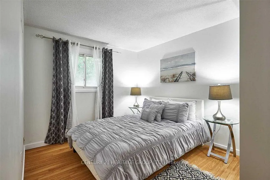 Photo 17 of 32 Greenfield Crescent, Whitby, Blue Grass Meadows — HOMEH