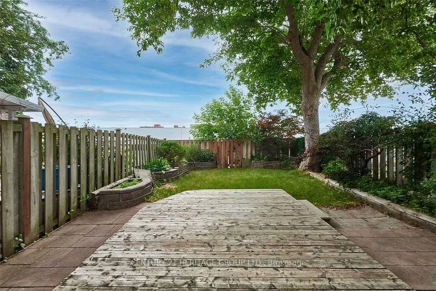 Photo 25 of 32 Greenfield Crescent, Whitby, Blue Grass Meadows — HOMEH