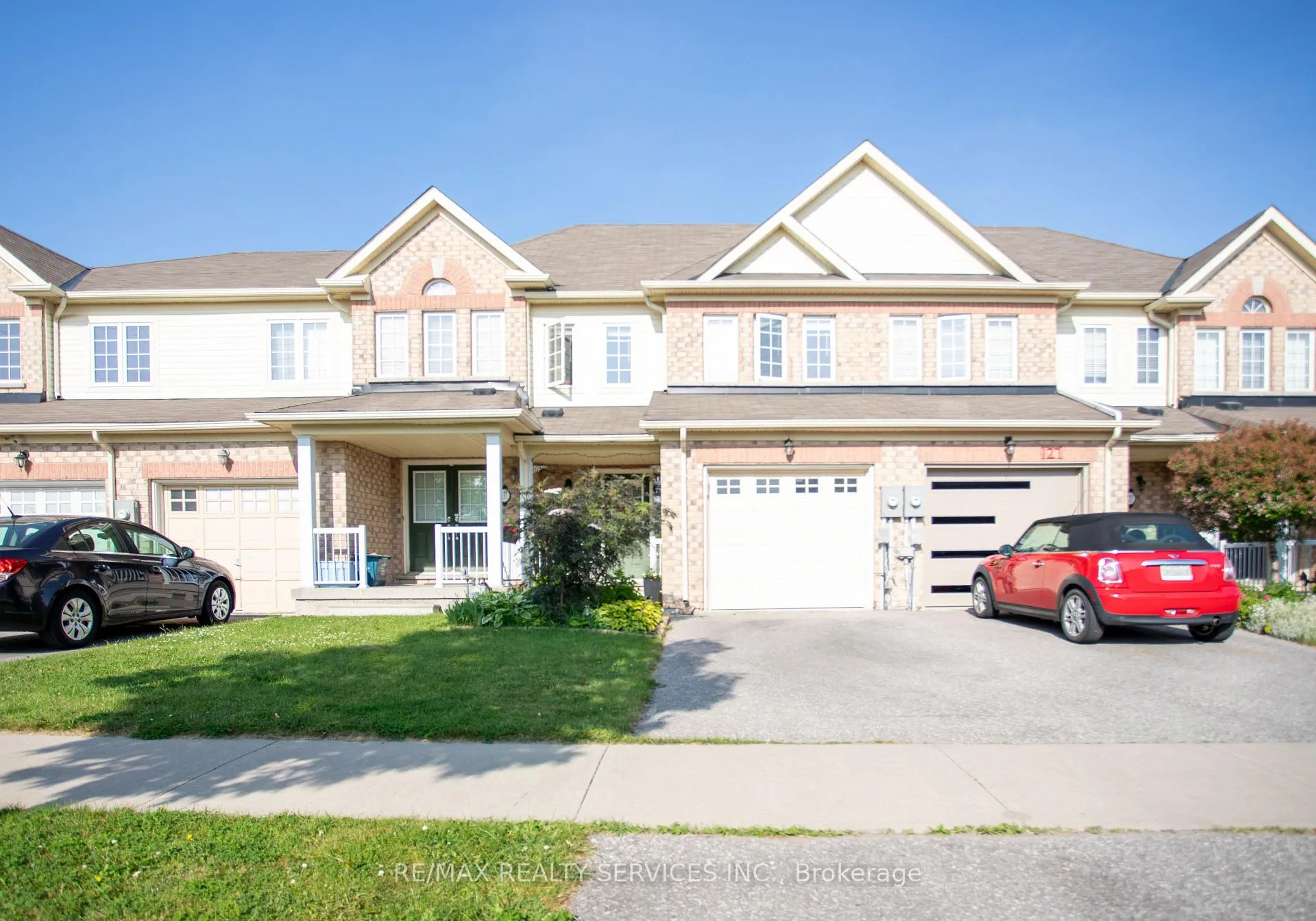 Photo 3 of 129 Dewell Crescent, Clarington, Courtice — HOMEH