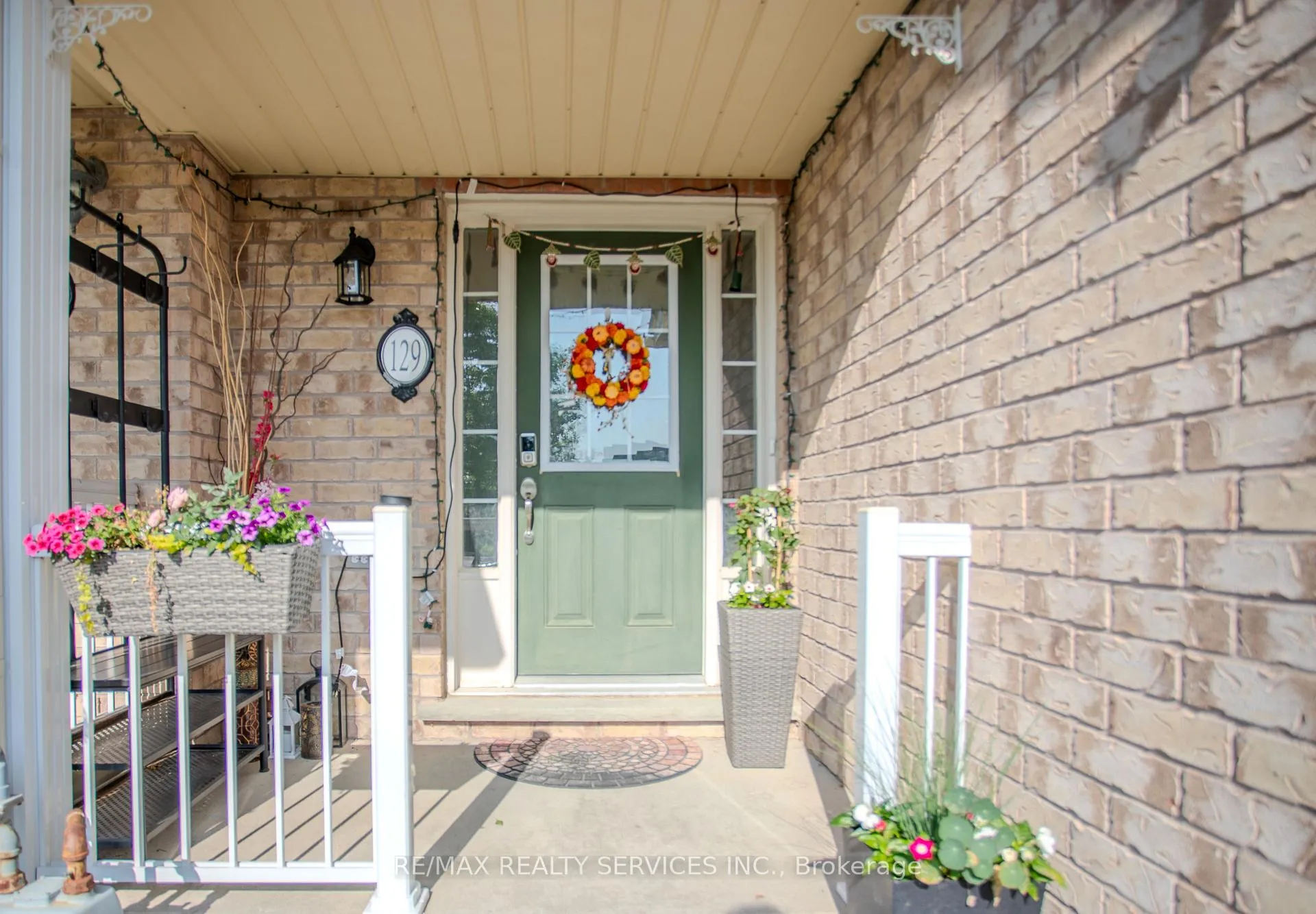 Photo 4 of 129 Dewell Crescent, Clarington, Courtice — HOMEH