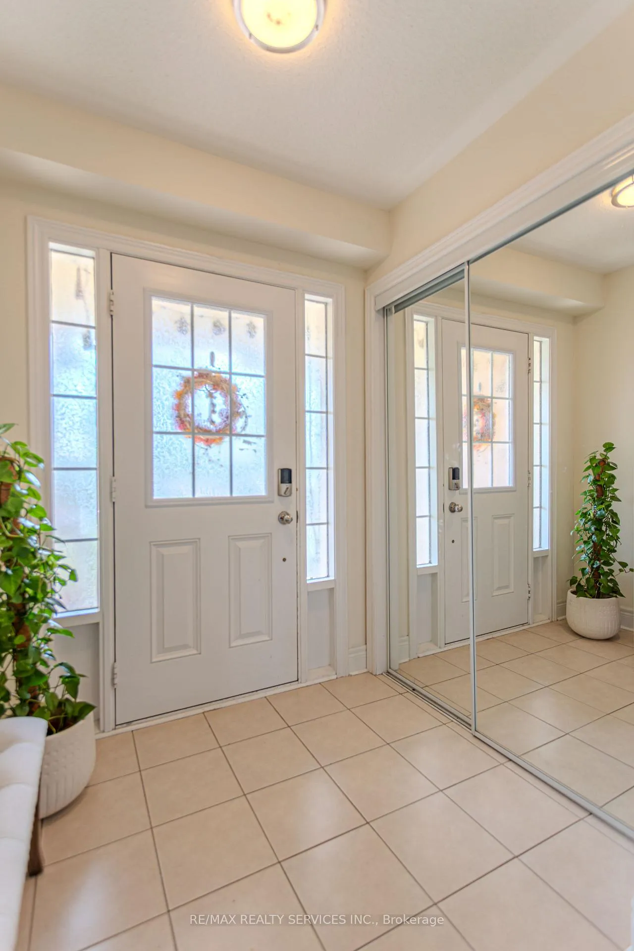 Photo 5 of 129 Dewell Crescent, Clarington, Courtice — HOMEH