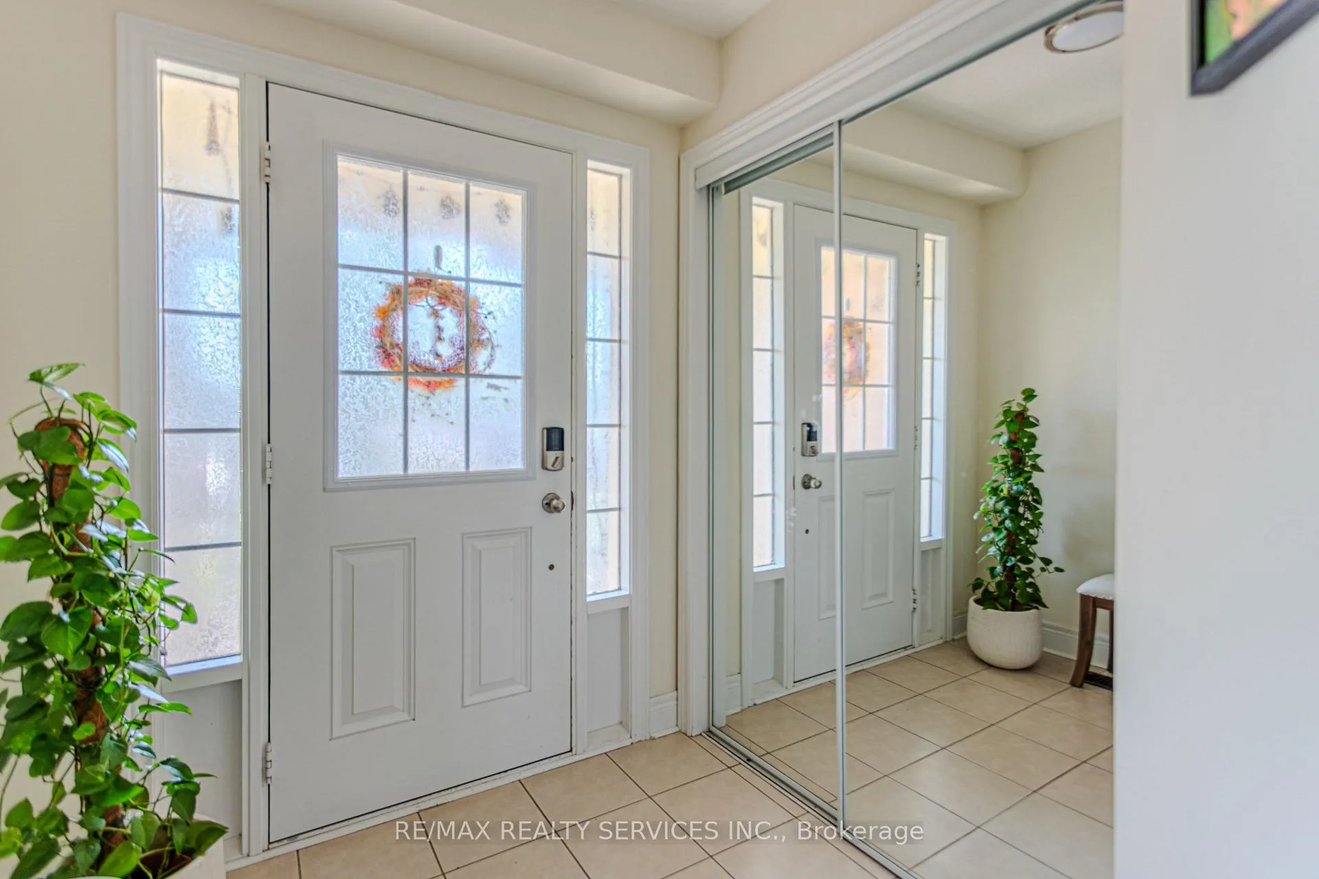 Photo 6 of 129 Dewell Crescent, Clarington, Courtice — HOMEH