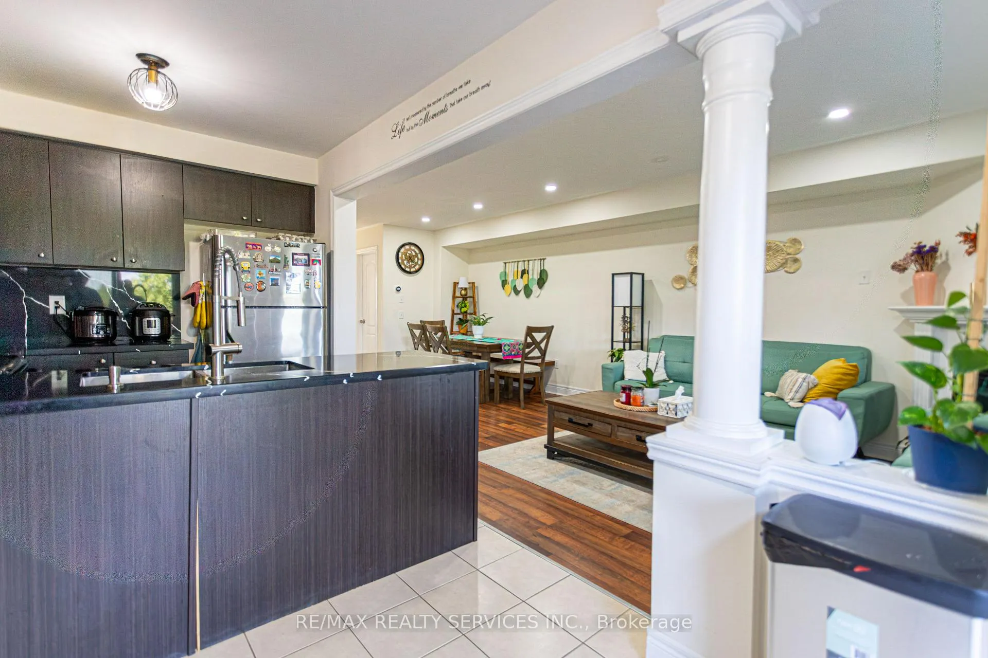Photo 9 of 129 Dewell Crescent, Clarington, Courtice — HOMEH