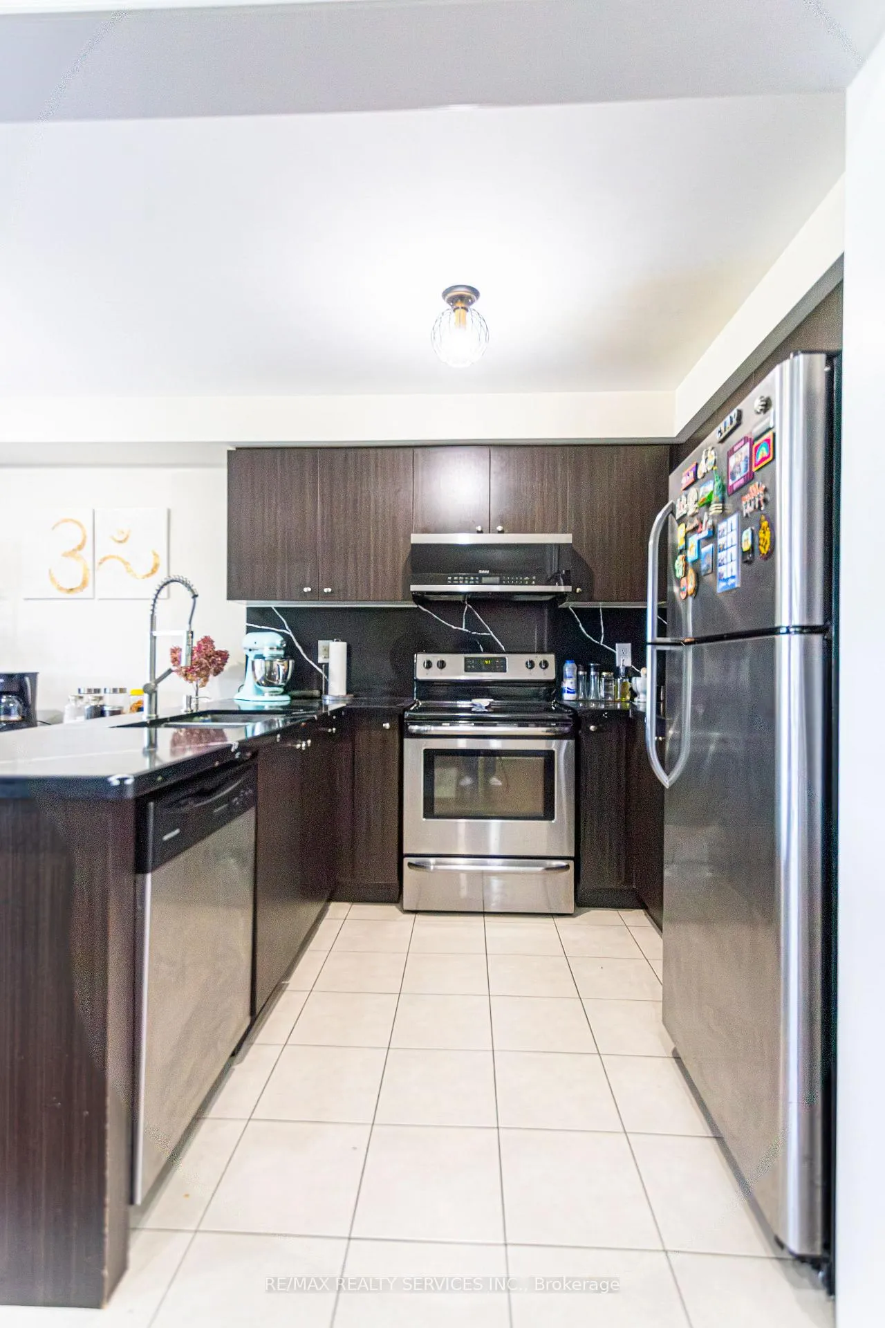 Photo 10 of 129 Dewell Crescent, Clarington, Courtice — HOMEH