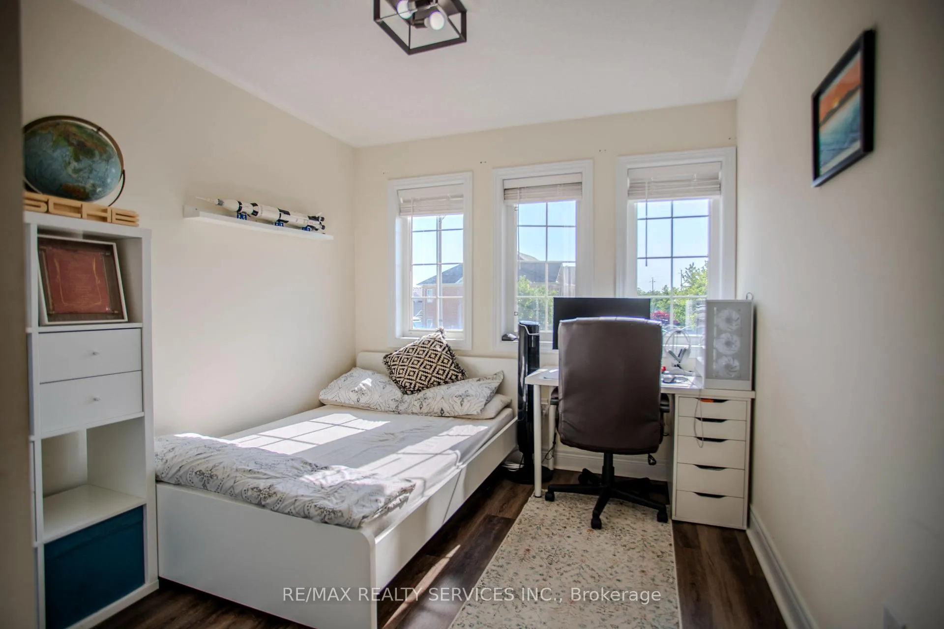 Photo 32 of 129 Dewell Crescent, Clarington, Courtice — HOMEH