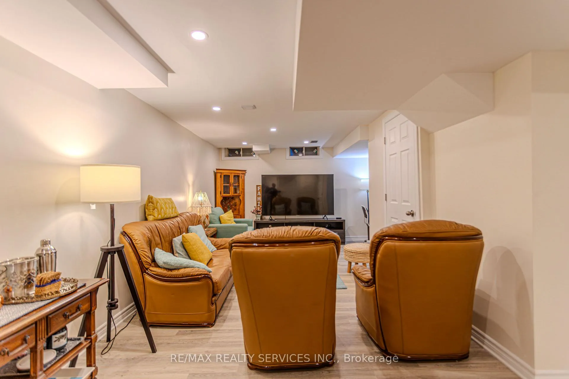 Photo 43 of 129 Dewell Crescent, Clarington, Courtice — HOMEH