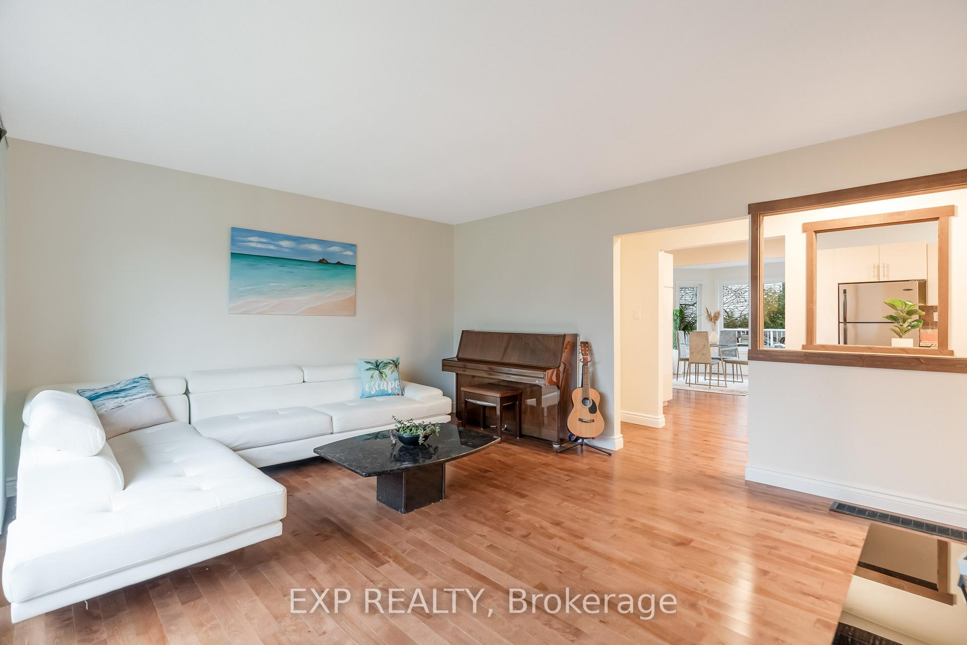 Photo 4 of 3732 Alderwood Street, Ottawa, Emerald Woods/Sawmill Creek — HOMEH