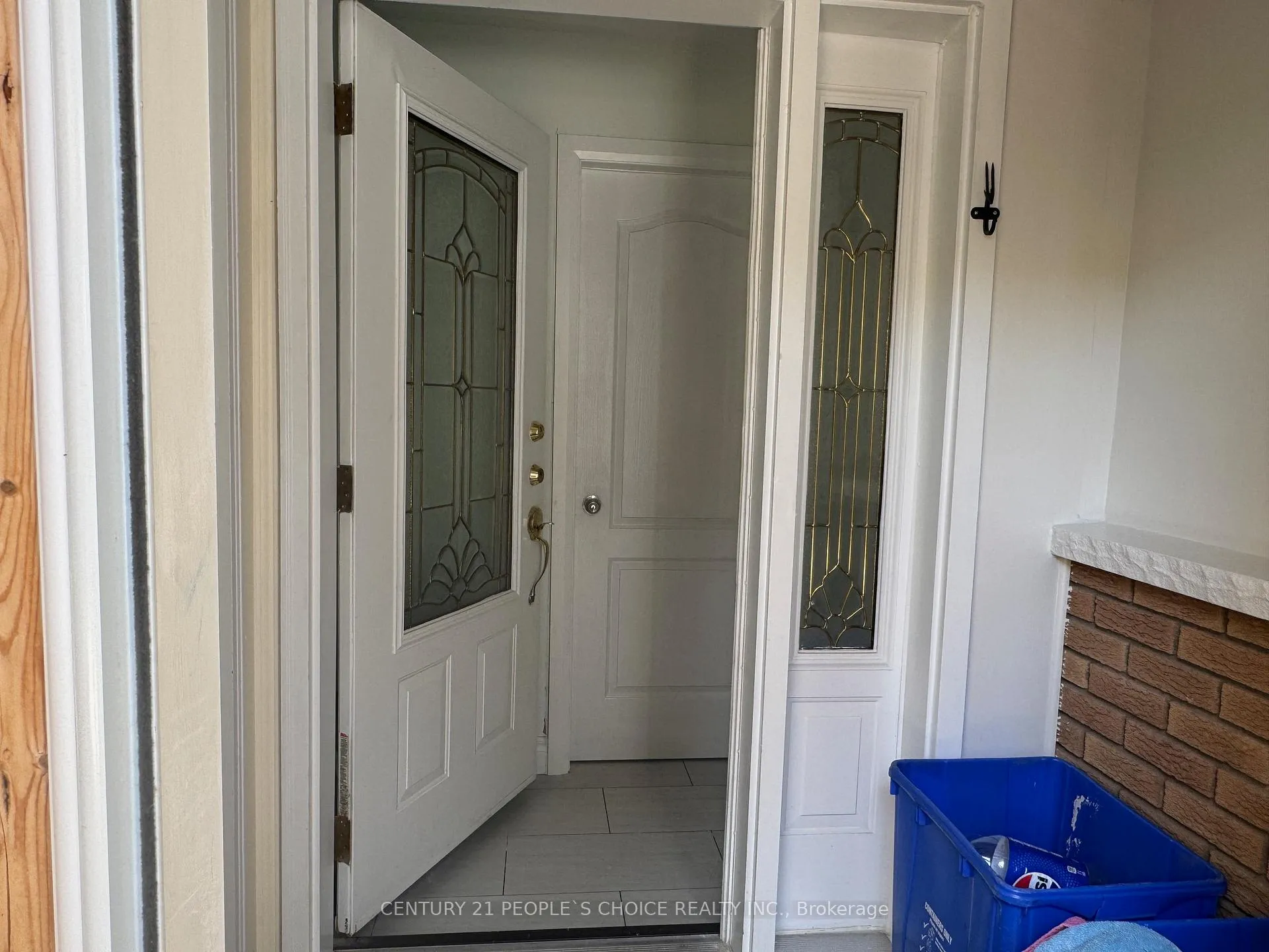 Photo 4 of Unit Bsmt, 459 Bernhard Crescent, Oshawa, O'Neill — HOMEH