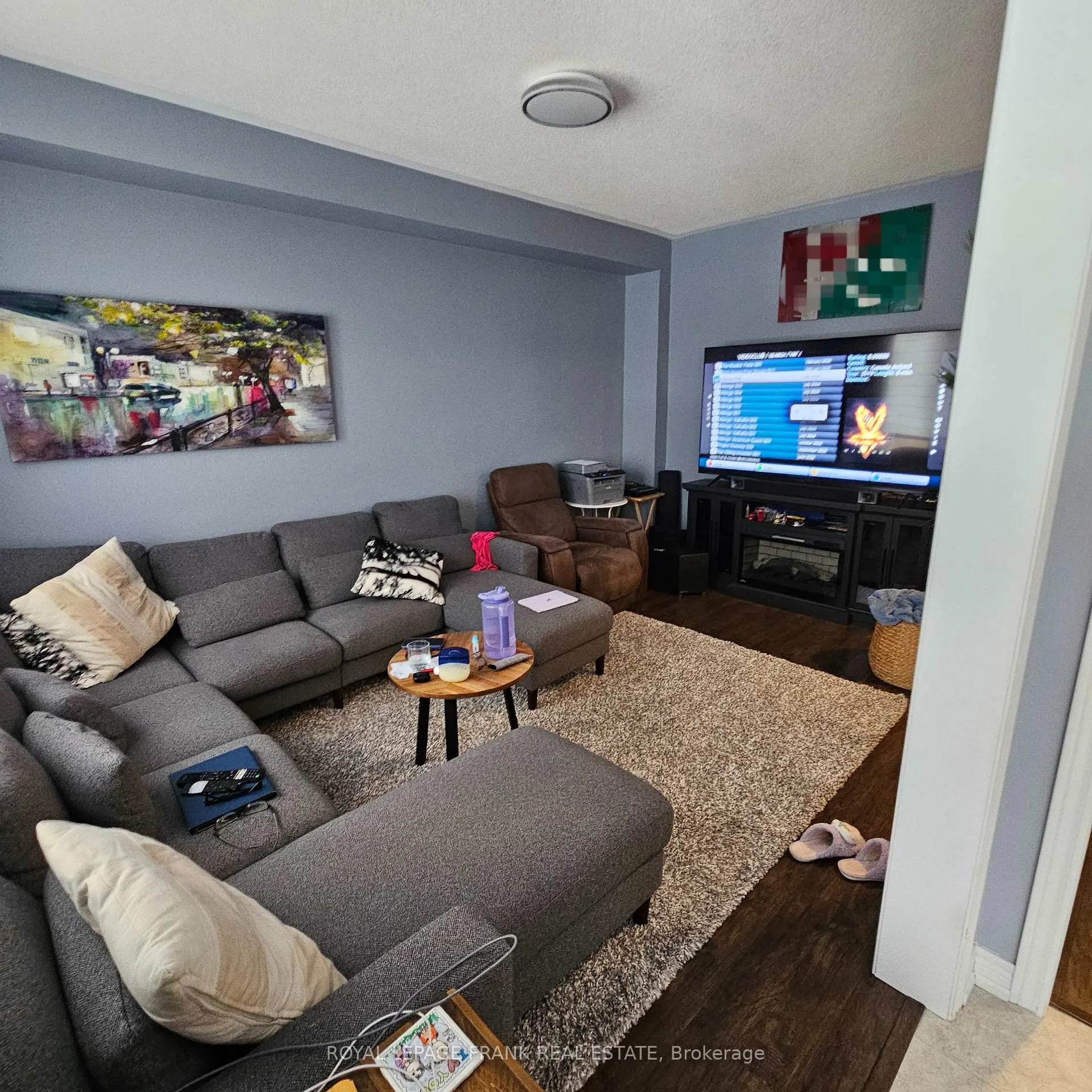 Photo 8 of 92 Fred Jackman Avenue S, Clarington, Bowmanville — HOMEH
