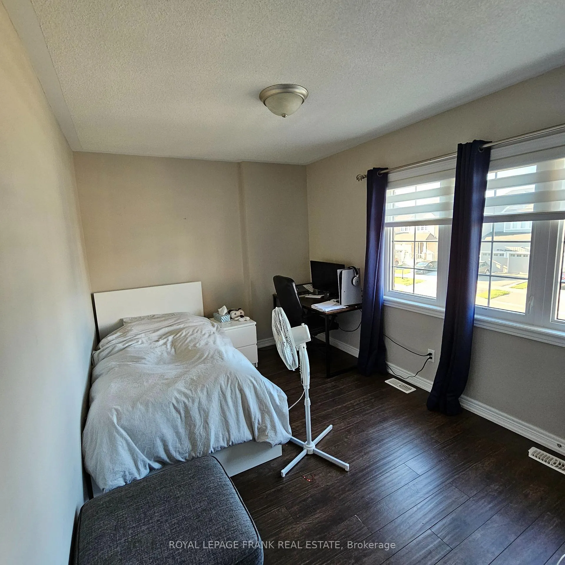 Photo 12 of 92 Fred Jackman Avenue S, Clarington, Bowmanville — HOMEH