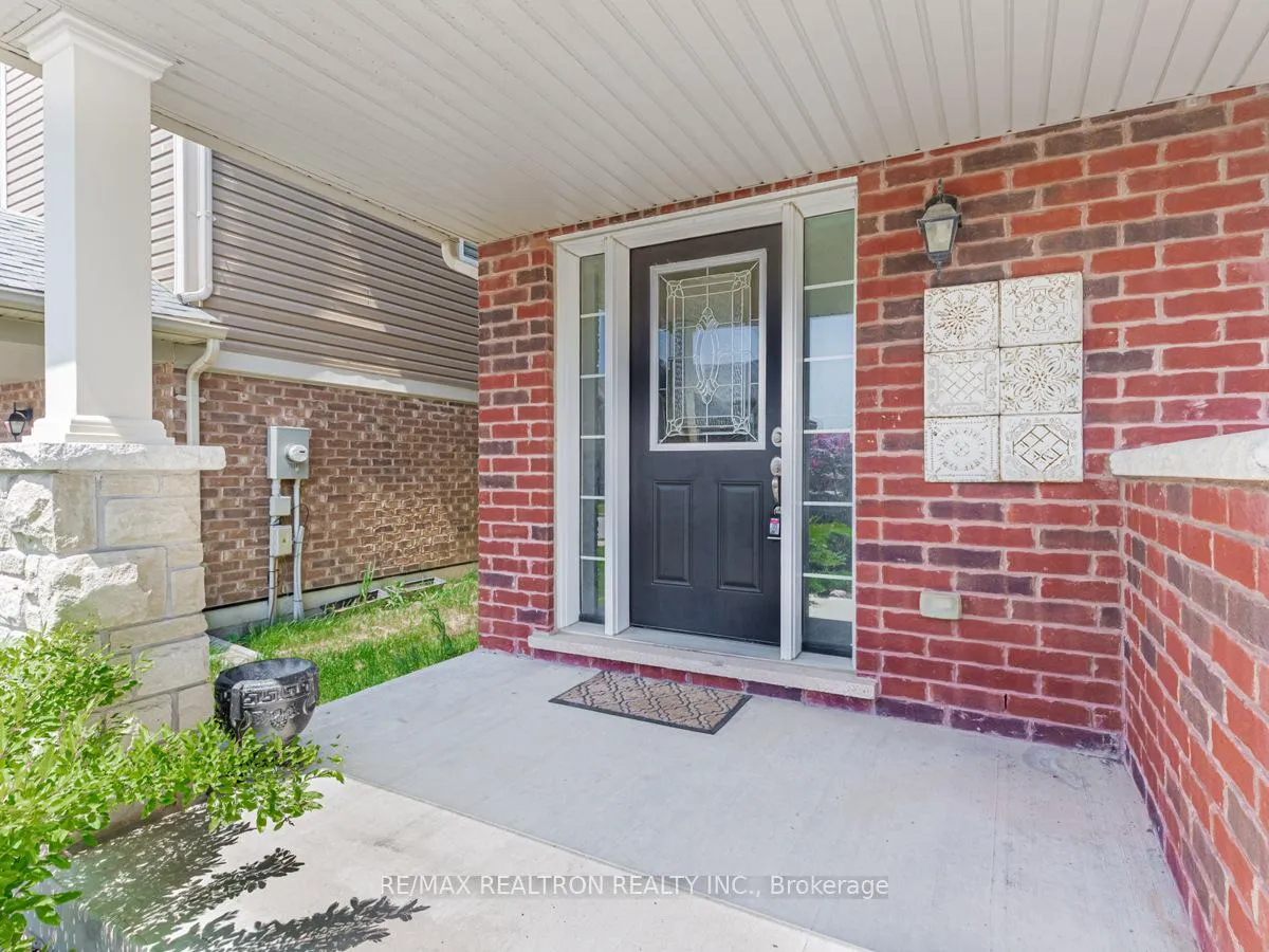 Photo 3 of 39 Great Gabe Crescent, Oshawa, Windfields — HOMEH