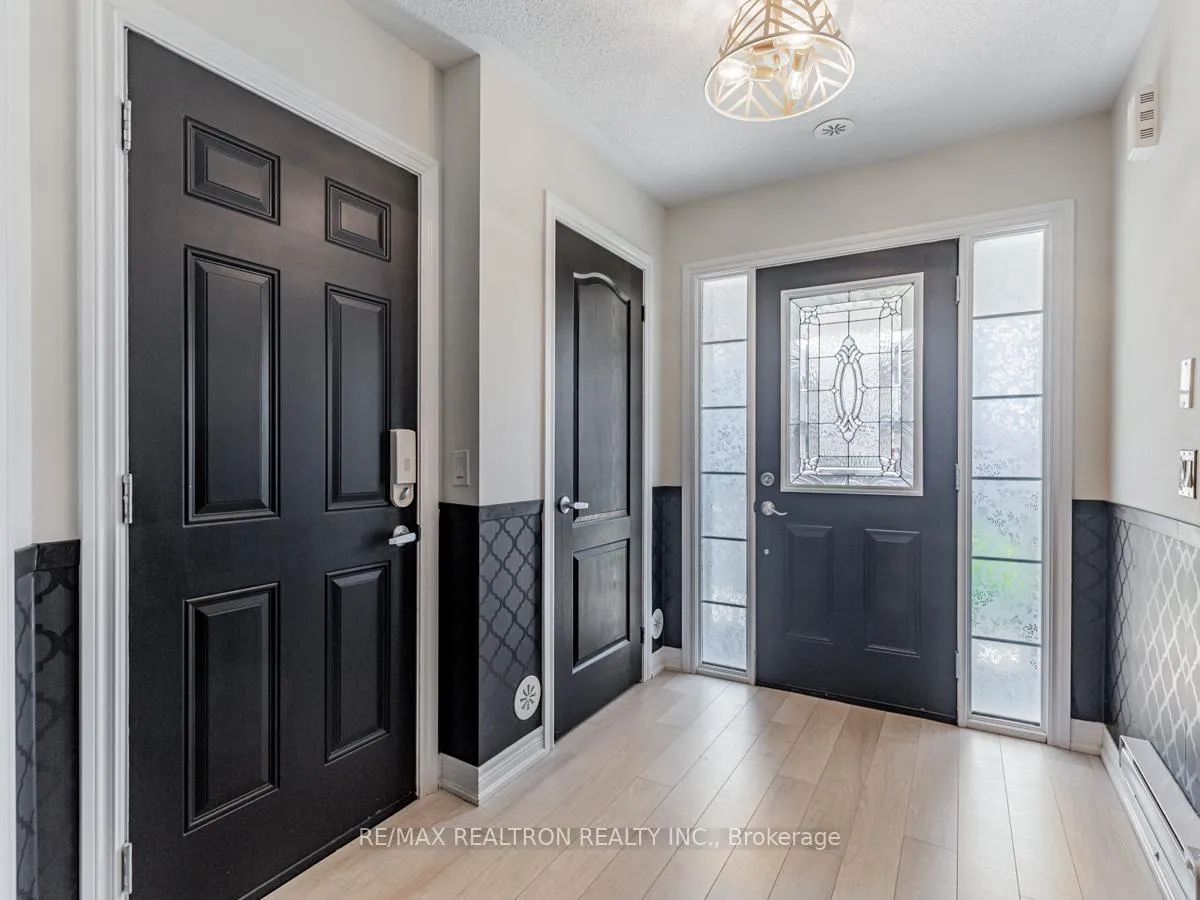 Photo 4 of 39 Great Gabe Crescent, Oshawa, Windfields — HOMEH