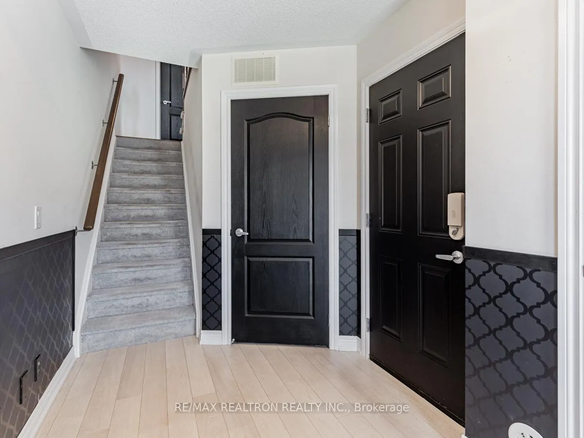 Photo 5 of 39 Great Gabe Crescent, Oshawa, Windfields — HOMEH
