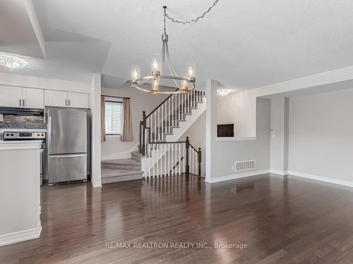 Photo 7 of 39 Great Gabe Crescent, Oshawa, Windfields — HOMEH