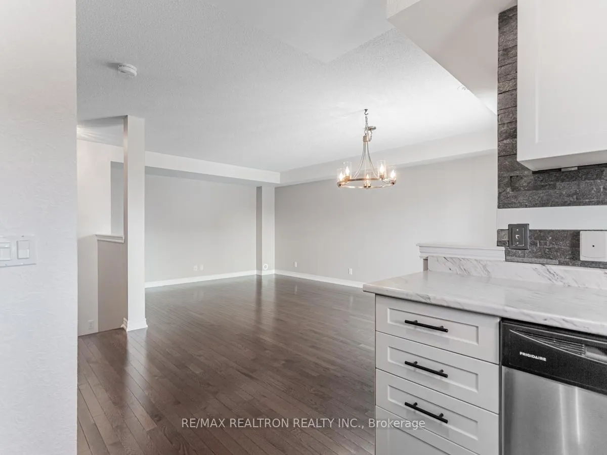 Photo 10 of 39 Great Gabe Crescent, Oshawa, Windfields — HOMEH