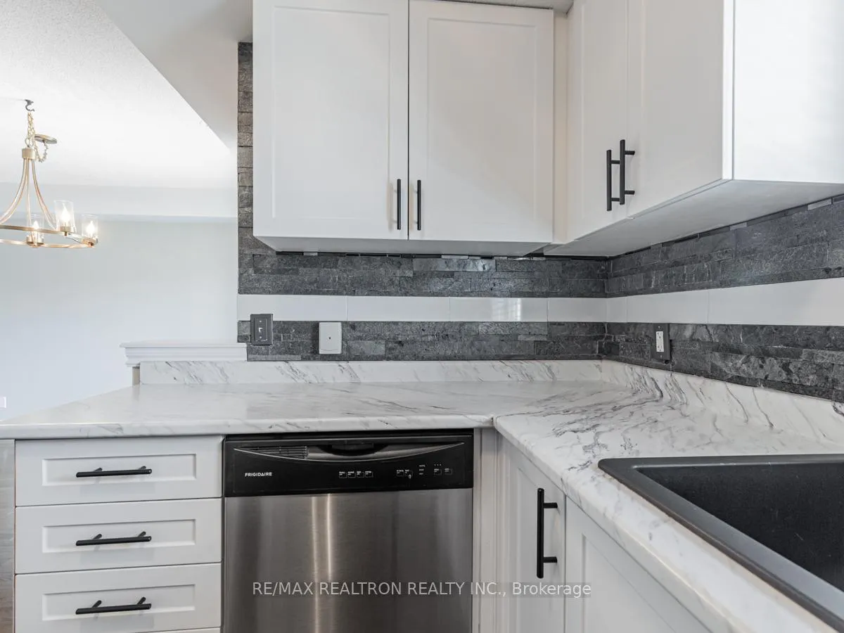 Photo 13 of 39 Great Gabe Crescent, Oshawa, Windfields — HOMEH